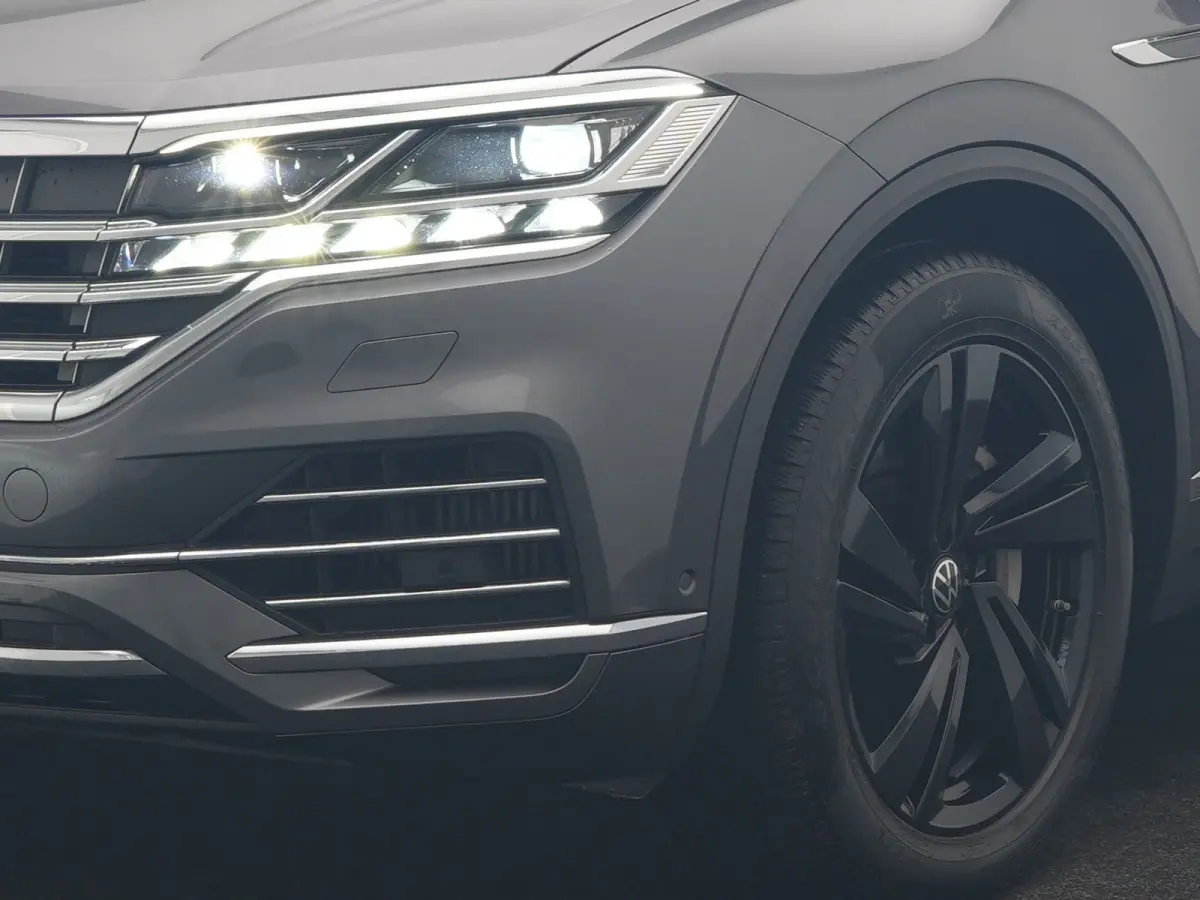 3.0 TSi eHybrid 4MOTION PHEV 381pk Dealer O.H. | SOH 91,3% | Trekhaak Af Fabriek | Luchtvering | Panodak | Adaptive Cruise | Dynaudio | 360 Camera | Head Up | Lederen Comfortstoelen Memory &