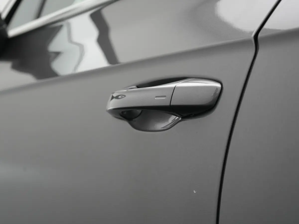 3.0 TSi eHybrid 4MOTION PHEV 381pk Dealer O.H. | SOH 91,3% | Trekhaak Af Fabriek | Luchtvering | Panodak | Adaptive Cruise | Dynaudio | 360 Camera | Head Up | Lederen Comfortstoelen Memory &