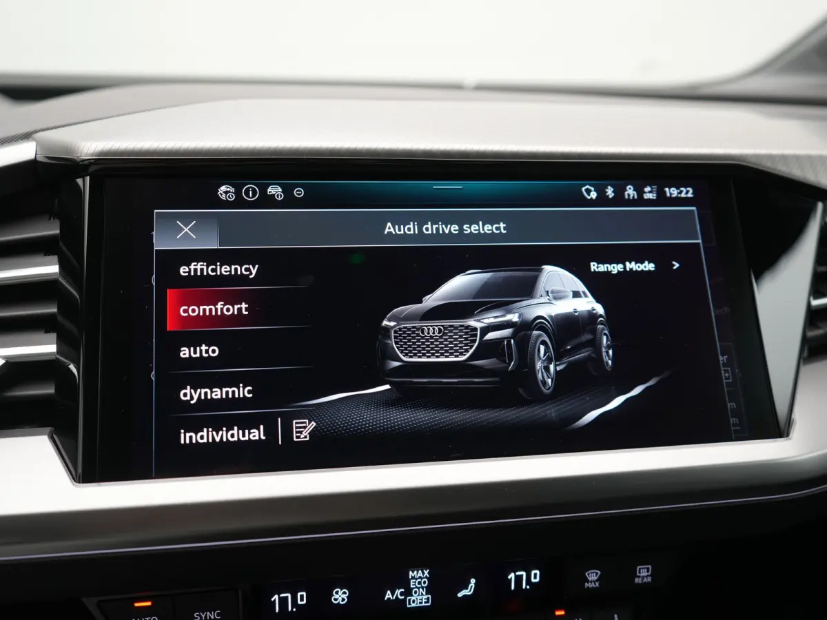 40 Edition 77 kWh 204pk Dealer O.H. | SOH 95,7% | Adaptive Cruise | Head Up | Camera | Sportstoelen Memory & Verwarmd | Stuur Verwarmd | Apple Carplay | Navigatie | DAB | 19"L.M |