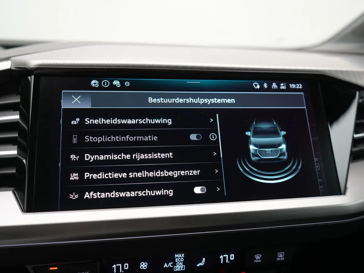 40 Edition 77 kWh 204pk Dealer O.H. | Adaptive Cruise | Head Up | Camera | Sportstoelen Memory & Verwarmd | Stuur Verwarmd | Apple Carplay | Navigatie | DAB | 19"L.M |
