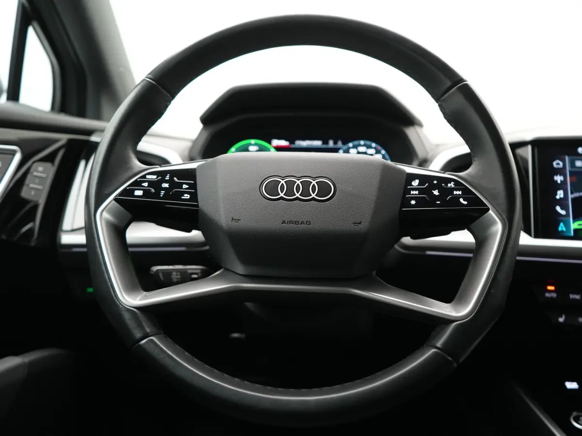 40 Edition 77 kWh 204pk Dealer O.H. | Adaptive Cruise | Head Up | Camera | Sportstoelen Memory & Verwarmd | Stuur Verwarmd | Apple Carplay | Navigatie | DAB | 19"L.M |