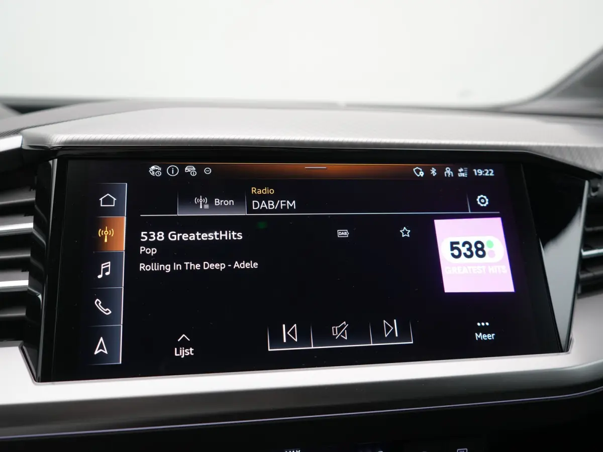 40 Edition 77 kWh 204pk Dealer O.H. | Adaptive Cruise | Head Up | Camera | Sportstoelen Memory & Verwarmd | Stuur Verwarmd | Apple Carplay | Navigatie | DAB | 19"L.M |
