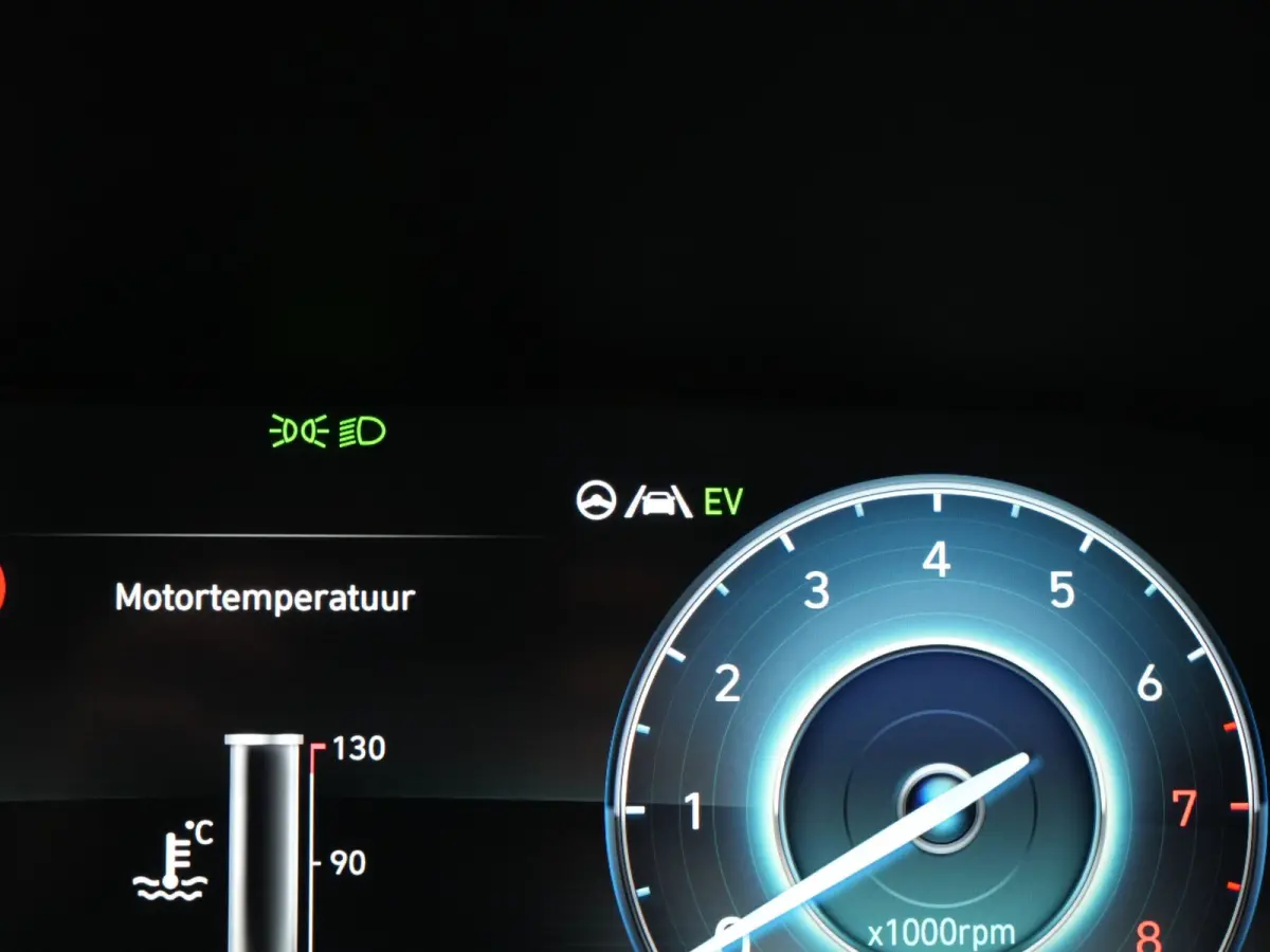 1.6 T-GDI PHEV Premium Sky 7 Persoons 266pk Dealer O.H. | SOH 97,1% | Trekhaak Af Fabriek | Panodak | Adaptive Cruise | Head Up | 360 Camera | Lederen Sportstoelen Memory & Ventilatie | BLIS