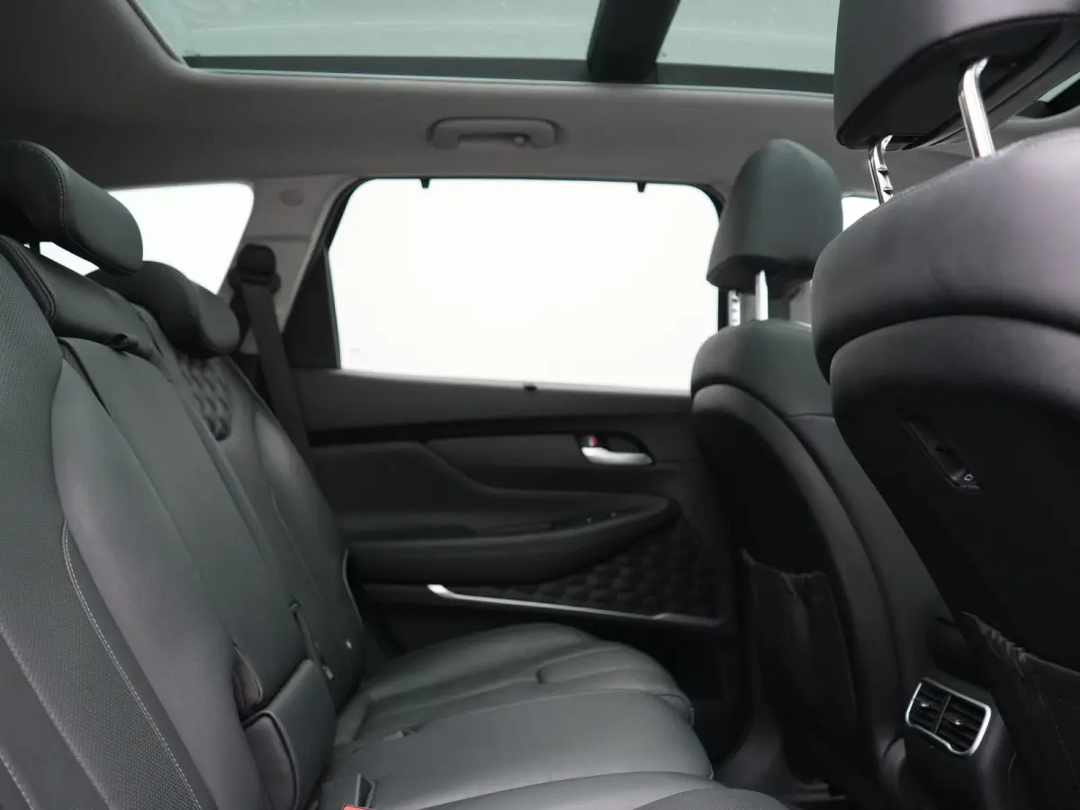 1.6 T-GDI PHEV Premium Sky 7 Persoons 266pk Dealer O.H. | SOH 97,1% | Trekhaak Af Fabriek | Panodak | Adaptive Cruise | Head Up | 360 Camera | Lederen Sportstoelen Memory & Ventilatie | BLIS