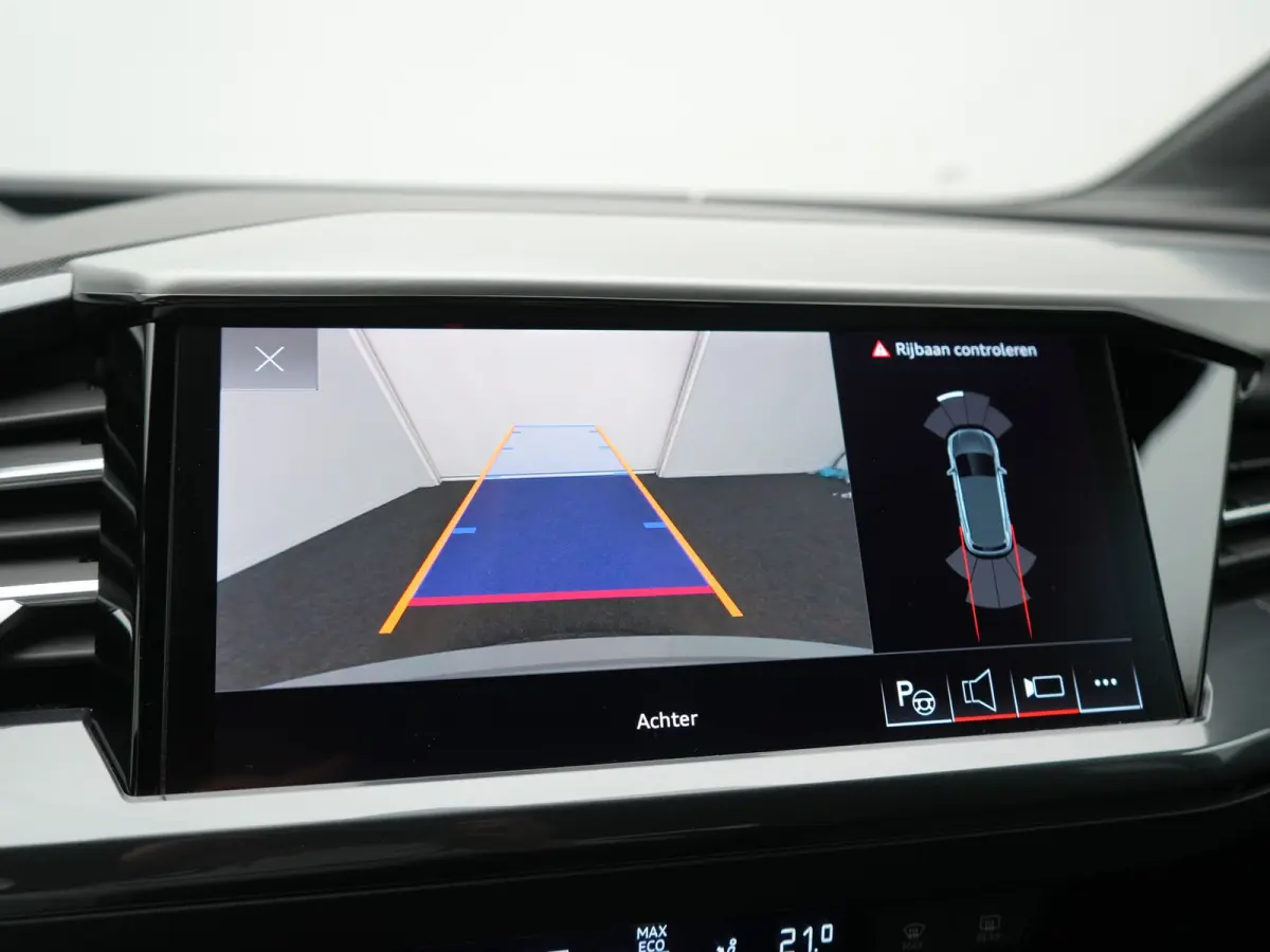 40 S Line 77 kWh 204pk Dealer O.H. | SOH 96,5 % | Trekhaak Af Fabriek | Adaptive Cruise | Head Up | Camera | Matrix LED | Sportstoelen Verwarmd | Sfeerverlichting | BLIS | Keyless | Apple Ca