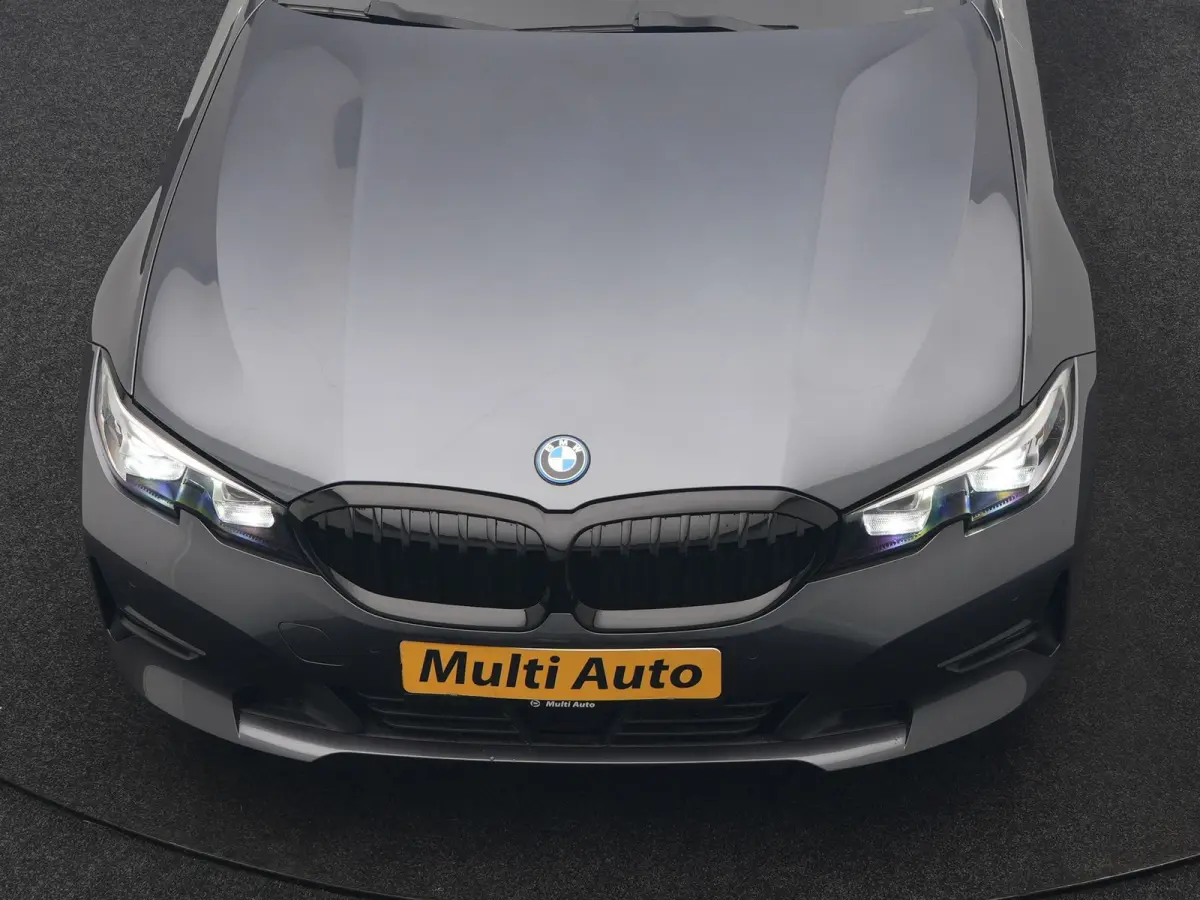 320e Sportline PHEV Dealer O.H. | SOH 95,4% | Panodak | Adaptive Cruise | Camera | Sfeerverlichting | Sportstoelen Verwarmd | BLIS | Apple Carplay | Navigatie | DAB | Plug In Hybrid |