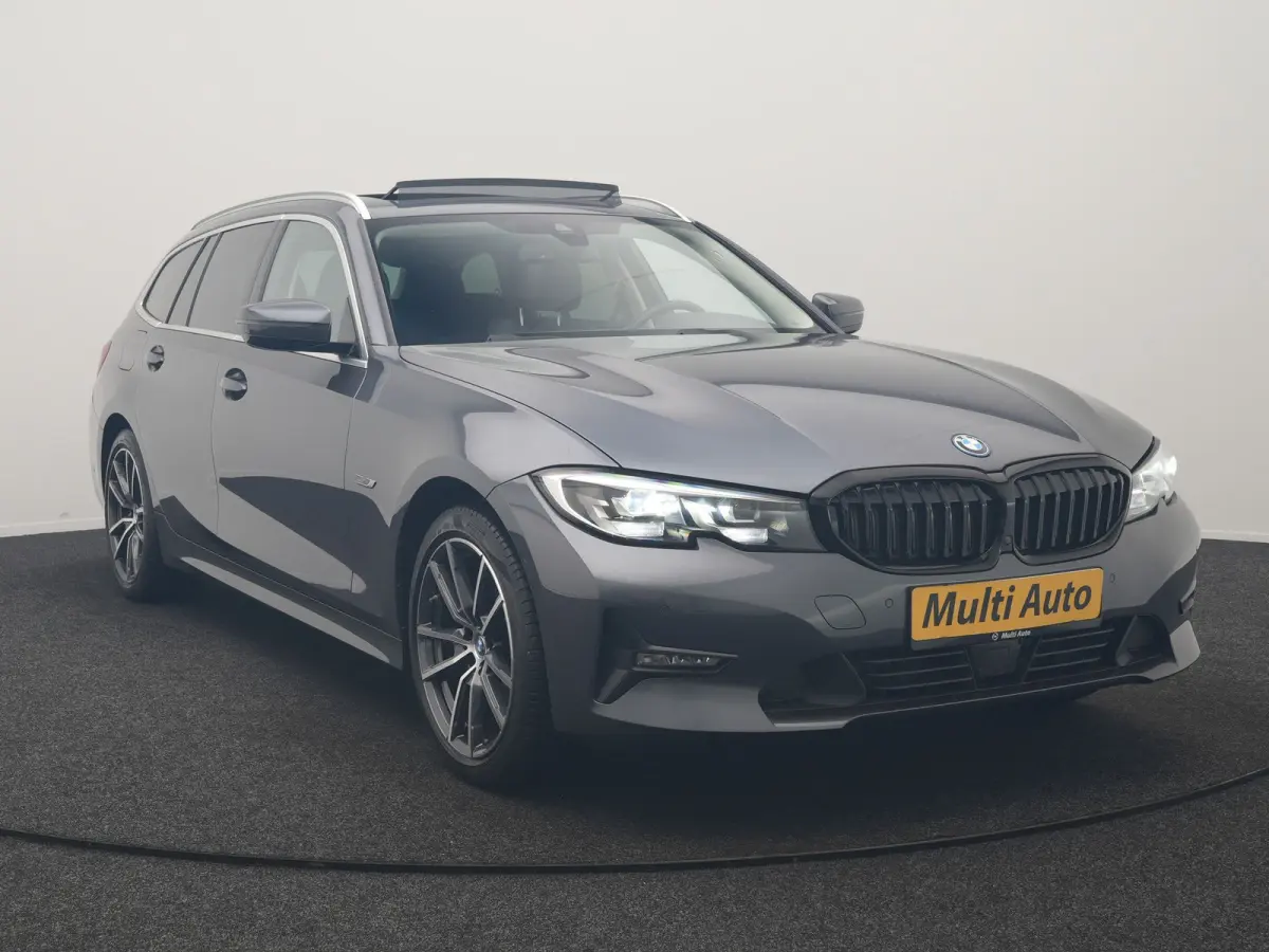 320e Sportline PHEV Dealer O.H. | SOH 95,4% | Panodak | Adaptive Cruise | Camera | Sfeerverlichting | Sportstoelen Verwarmd | BLIS | Apple Carplay | Navigatie | DAB | Plug In Hybrid |