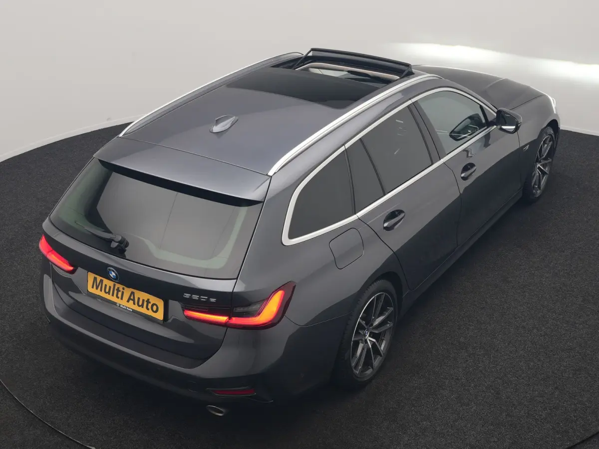 320e Sportline PHEV Dealer O.H. | SOH 95,4% | Panodak | Adaptive Cruise | Camera | Sfeerverlichting | Sportstoelen Verwarmd | BLIS | Apple Carplay | Navigatie | DAB | Plug In Hybrid |