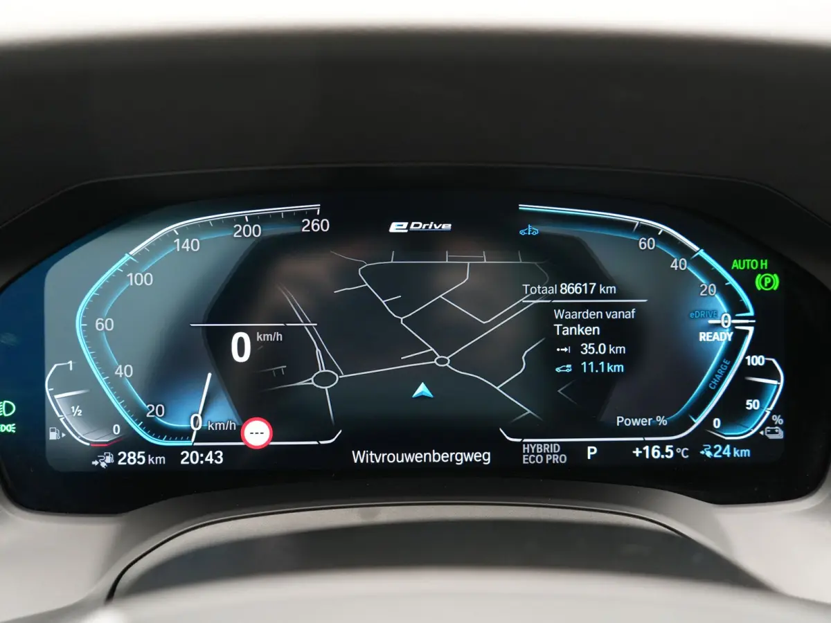 320e Sportline PHEV Dealer O.H. | SOH 95,4% | Panodak | Adaptive Cruise | Camera | Sfeerverlichting | Sportstoelen Verwarmd | BLIS | Apple Carplay | Navigatie | DAB | Plug In Hybrid |