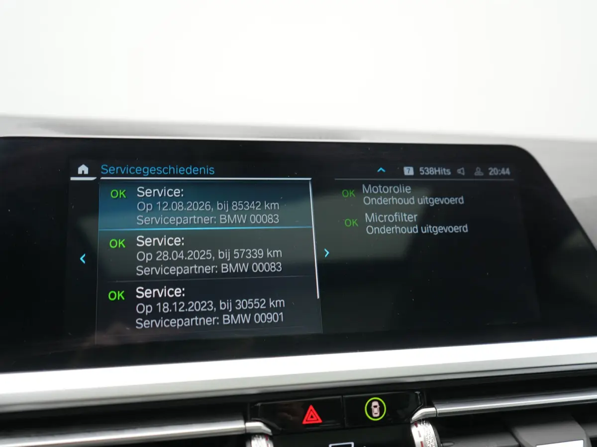 320e Sportline PHEV Dealer O.H. | SOH 95,4% | Panodak | Adaptive Cruise | Camera | Sfeerverlichting | Sportstoelen Verwarmd | BLIS | Apple Carplay | Navigatie | DAB | Plug In Hybrid |