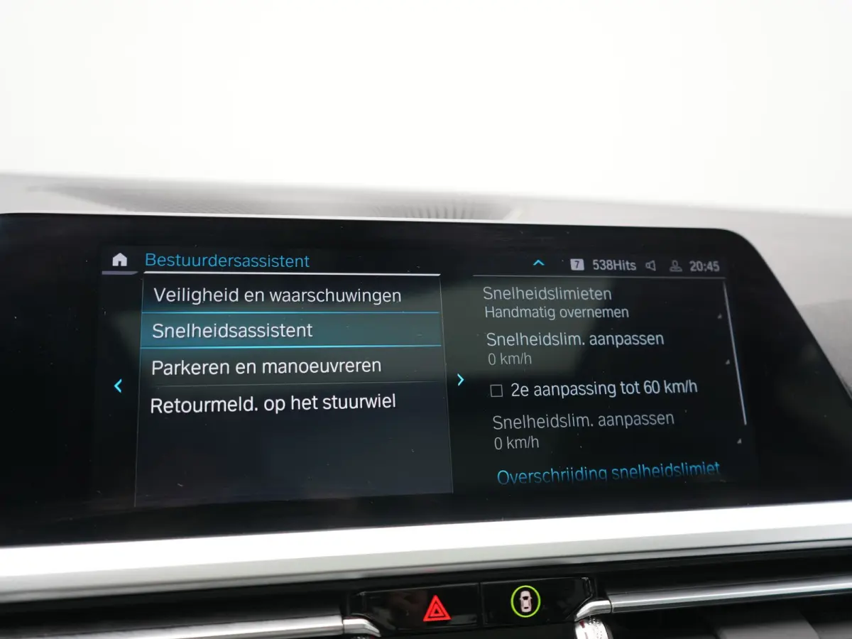 320e Sportline PHEV Dealer O.H. | SOH 95,4% | Panodak | Adaptive Cruise | Camera | Sfeerverlichting | Sportstoelen Verwarmd | BLIS | Apple Carplay | Navigatie | DAB | Plug In Hybrid |