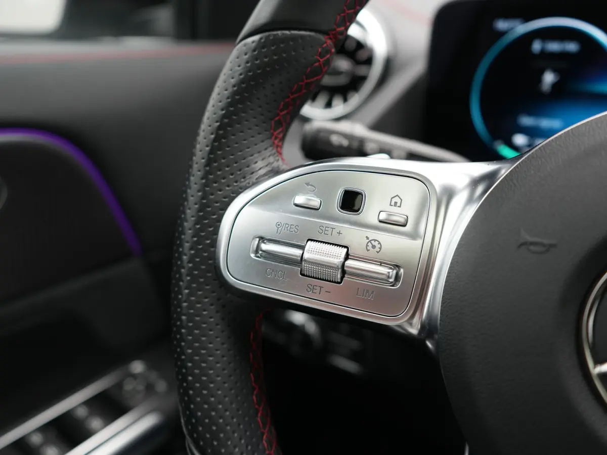 250 AMG Line 67 kWh 190pk Dealer O.H. | Panodak | Camera | Sfeerverlichting | Alcantara Sportstoelen Verwarmd | BLIS | Keyless | Apple Carplay | Cruise Control | Navigatie | DAB | Virtual |