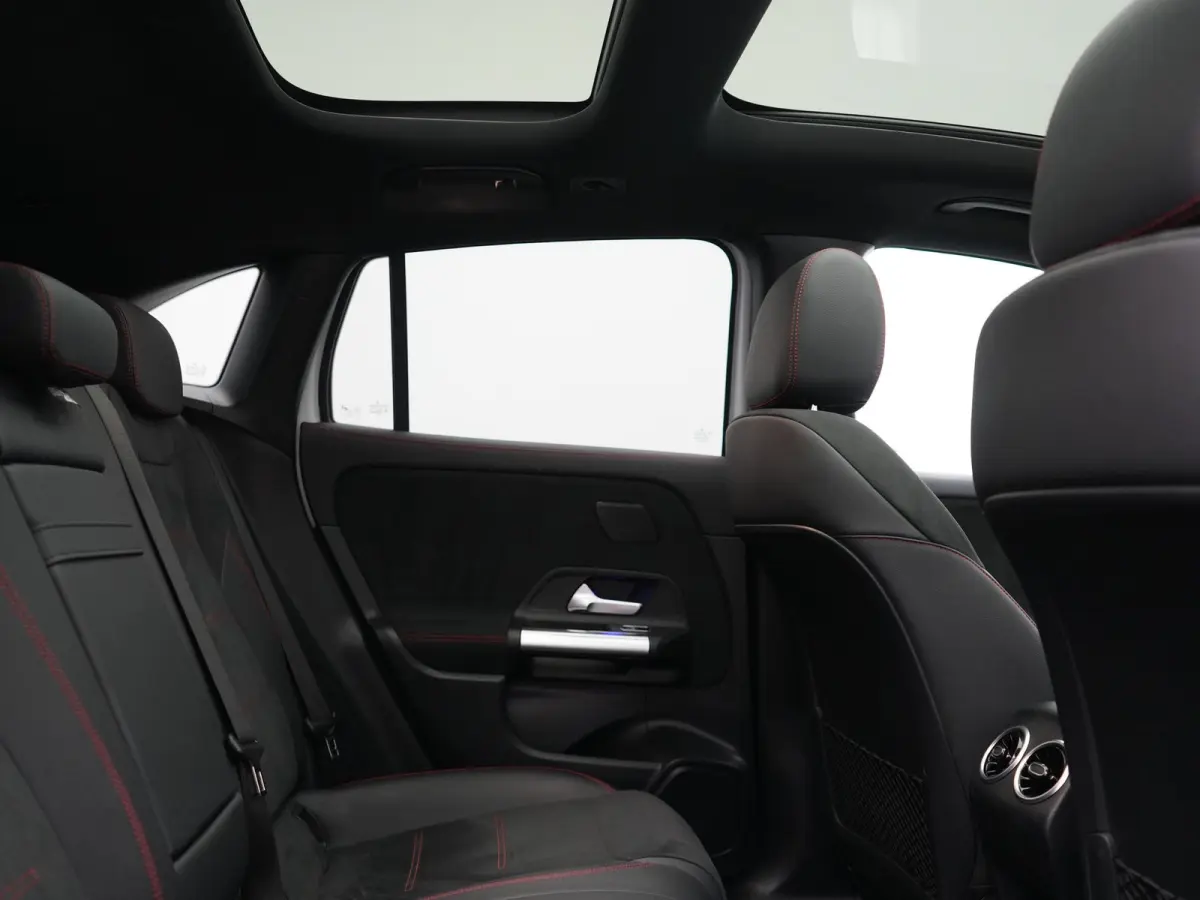 250 AMG Line 67 kWh 190pk Dealer O.H. | Panodak | Camera | Sfeerverlichting | Alcantara Sportstoelen Verwarmd | BLIS | Keyless | Apple Carplay | Cruise Control | Navigatie | DAB | Virtual |
