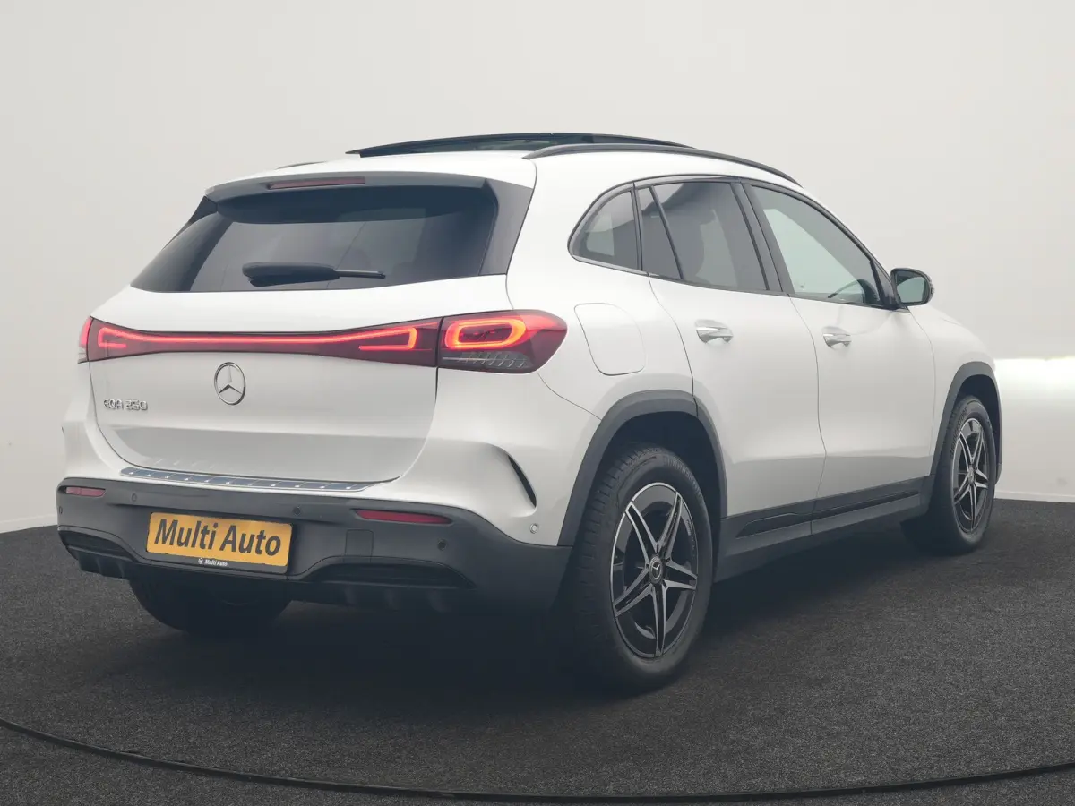 250 AMG Line 67 kWh 190pk Dealer O.H. | Panodak | Camera | Sfeerverlichting | Alcantara Sportstoelen Verwarmd | BLIS | Keyless | Apple Carplay | Cruise Control | Navigatie | DAB | Virtual |