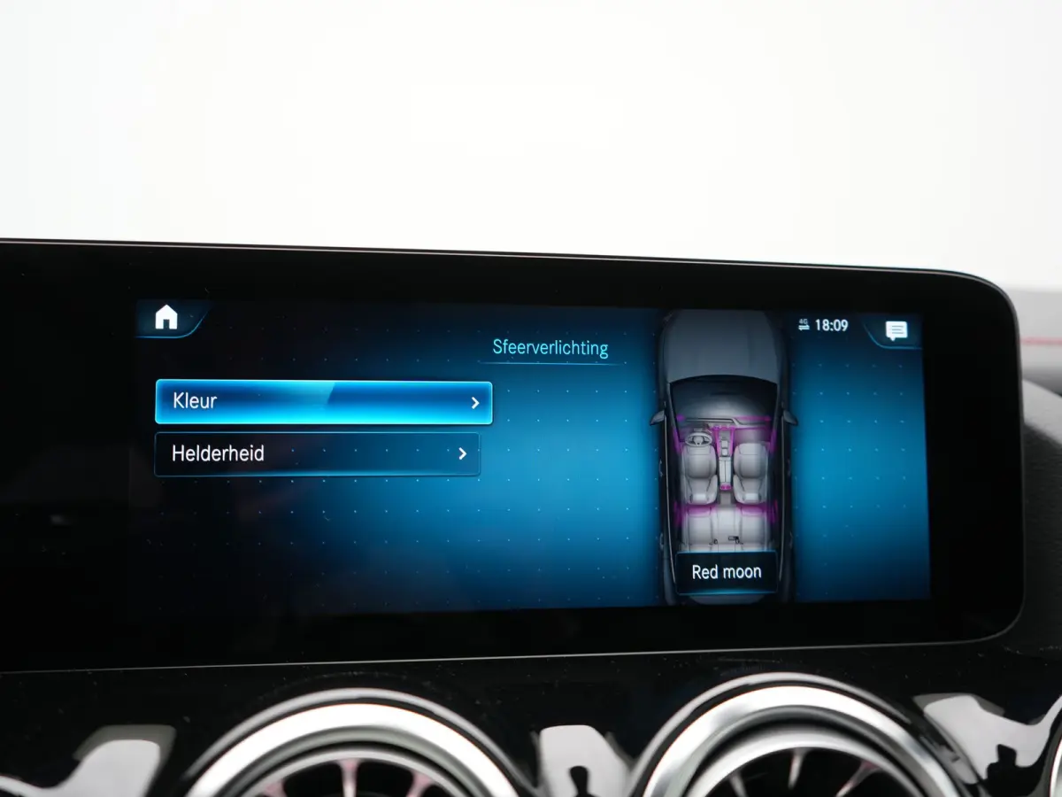 250 AMG Line 67 kWh 190pk Dealer O.H. | SOH 96,5% | | Panodak | Camera | Sfeerverlichting | Alcantara Sportstoelen Verwarmd | BLIS | Keyless | Apple Carplay | Cruise Control | Navigatie | DA