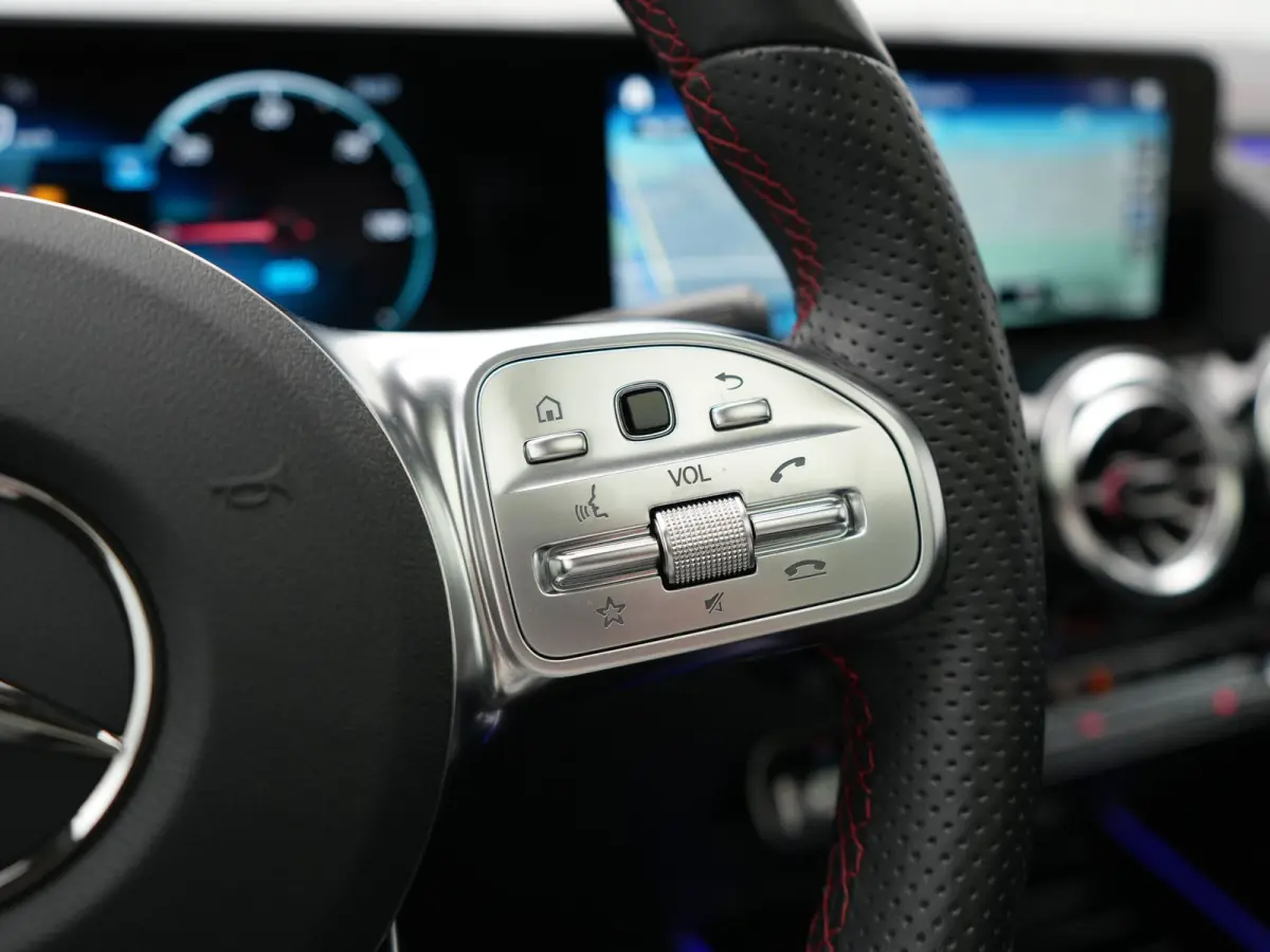 250 AMG Line 67 kWh 190pk Dealer O.H. | SOH 96,5% | | Panodak | Camera | Sfeerverlichting | Alcantara Sportstoelen Verwarmd | BLIS | Keyless | Apple Carplay | Cruise Control | Navigatie | DA
