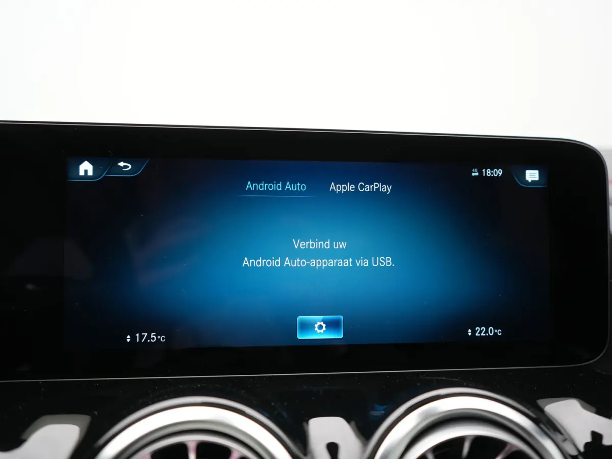 250 AMG Line 67 kWh 190pk Dealer O.H. | Panodak | Camera | Sfeerverlichting | Alcantara Sportstoelen Verwarmd | BLIS | Keyless | Apple Carplay | Cruise Control | Navigatie | DAB | Virtual |