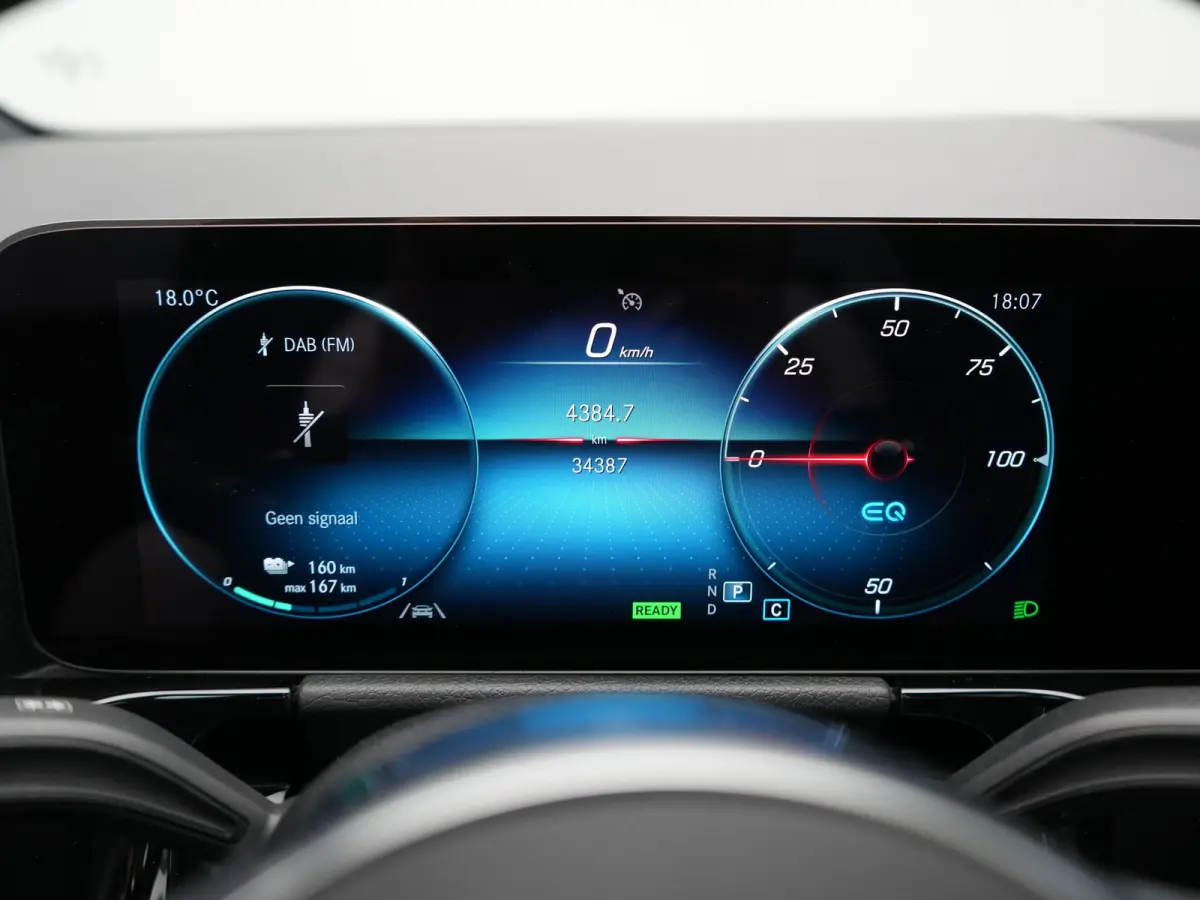 250 AMG Line 67 kWh 190pk Dealer O.H. | SOH 96,5% | | Panodak | Camera | Sfeerverlichting | Alcantara Sportstoelen Verwarmd | BLIS | Keyless | Apple Carplay | Cruise Control | Navigatie | DA