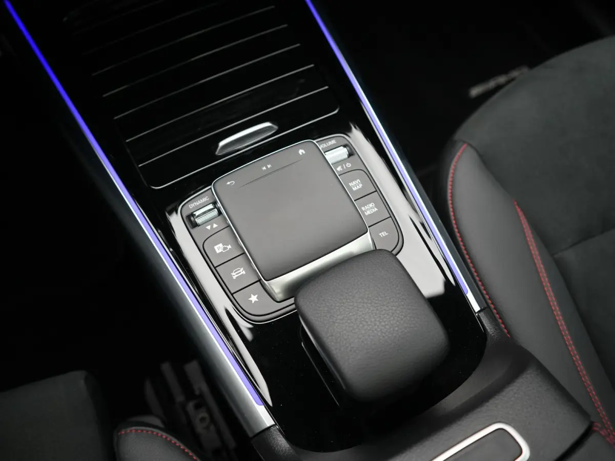 250 AMG Line 67 kWh 190pk Dealer O.H. | Panodak | Camera | Sfeerverlichting | Alcantara Sportstoelen Verwarmd | BLIS | Keyless | Apple Carplay | Cruise Control | Navigatie | DAB | Virtual |