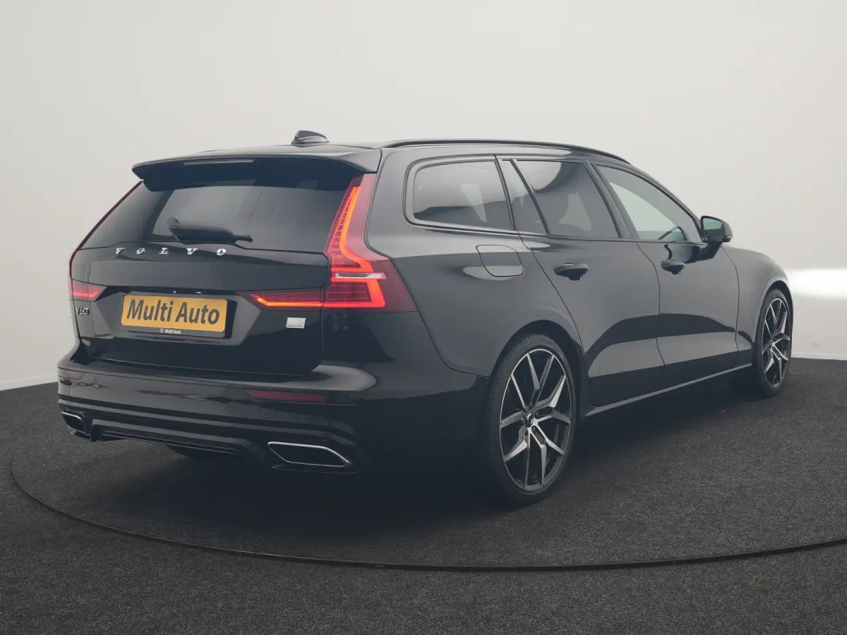 T6 Recharge AWD R-Design PHEV 340pk Dealer O.H. | SOH 82,8% | Camera | Harman / Kardon | Lederen Sportstoelen Memory & Verwarmd | Stuur Verwarmd | Keyless | BLIS | Cruise Control | Apple Car