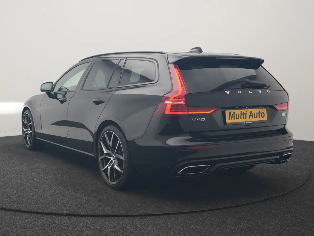T6 Recharge AWD R-Design PHEV 340pk Dealer O.H. | SOH 82,8% | Camera | Harman / Kardon | Lederen Sportstoelen Memory & Verwarmd | Stuur Verwarmd | Keyless | BLIS | Cruise Control | Apple Car