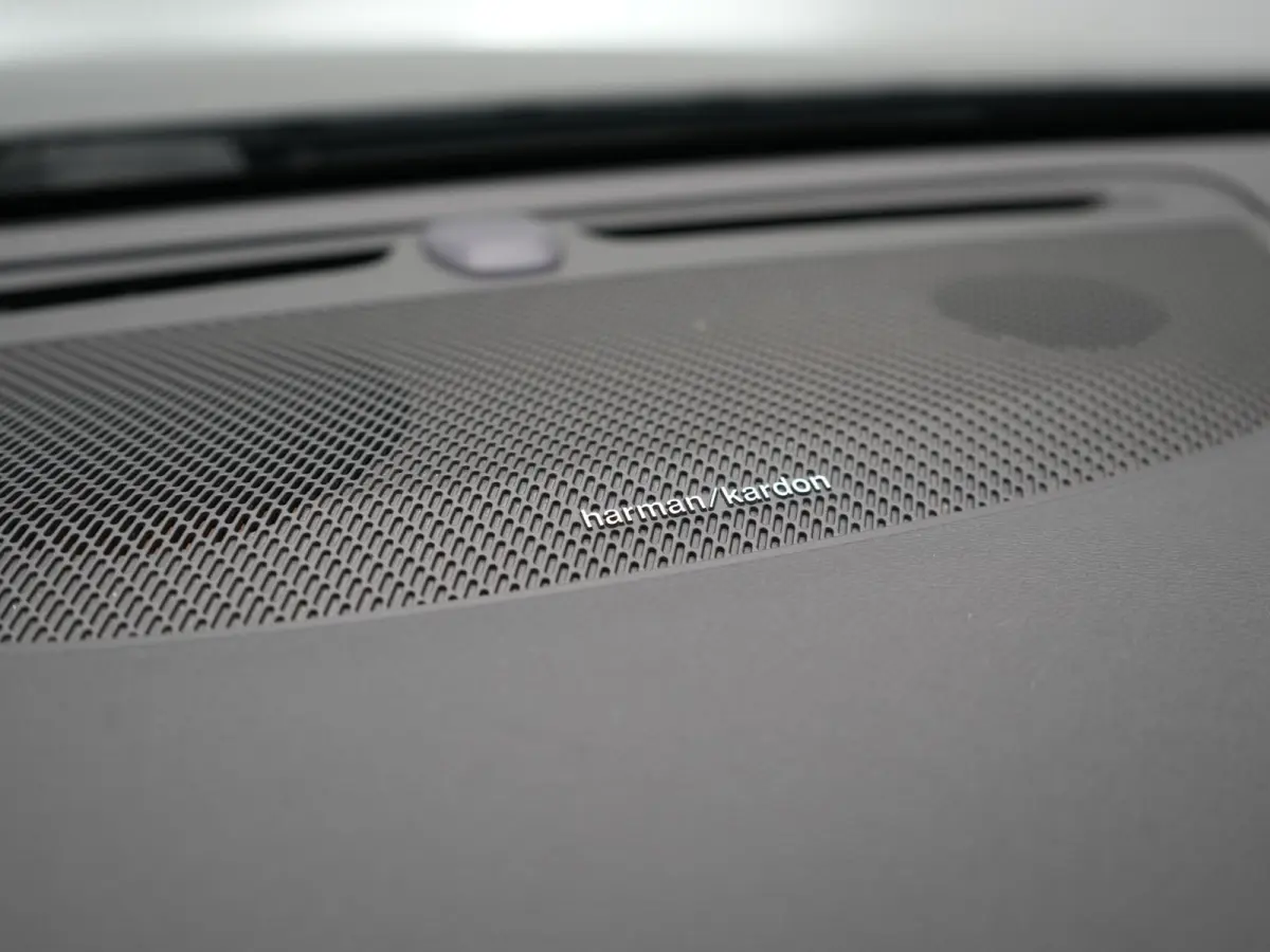 T6 Recharge AWD R-Design PHEV 340pk Dealer O.H. | SOH 82,8% | Camera | Harman / Kardon | Lederen Sportstoelen Memory & Verwarmd | Stuur Verwarmd | Keyless | BLIS | Cruise Control | Apple Car