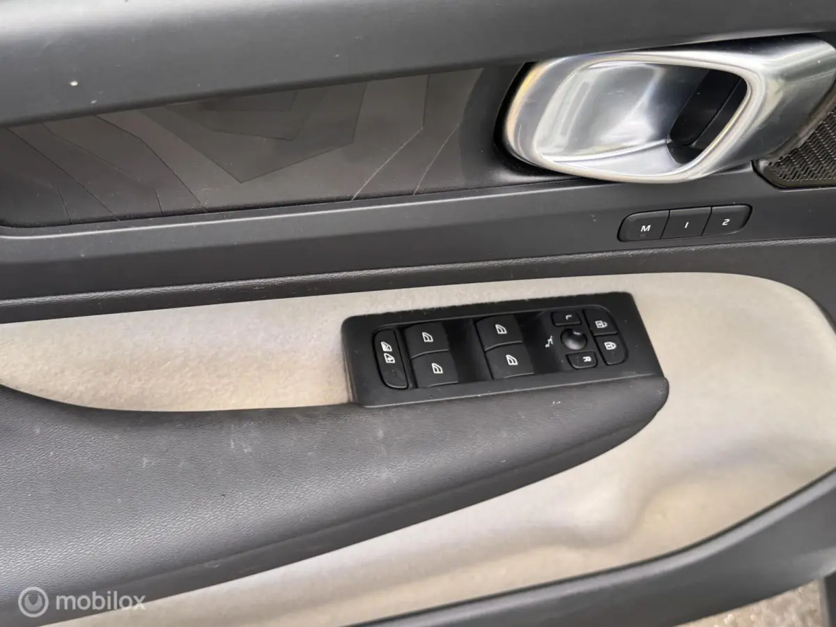 1.5 T4 Plug-in hybrid Ultimate Dark
