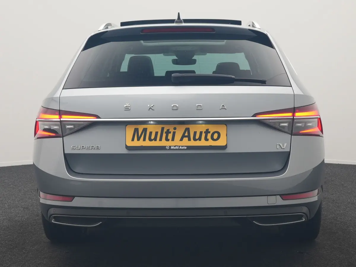 1.4 TSI iV Laurin & Klement PHEV 218pk Dealer O.H. | Trekhaak Af Fabriek | Panodak | Adaptive Cruise | 360 Camera | Canton Audio | Lederen Comfortstoelen Memory & Massage & Ventilatie | Sfee