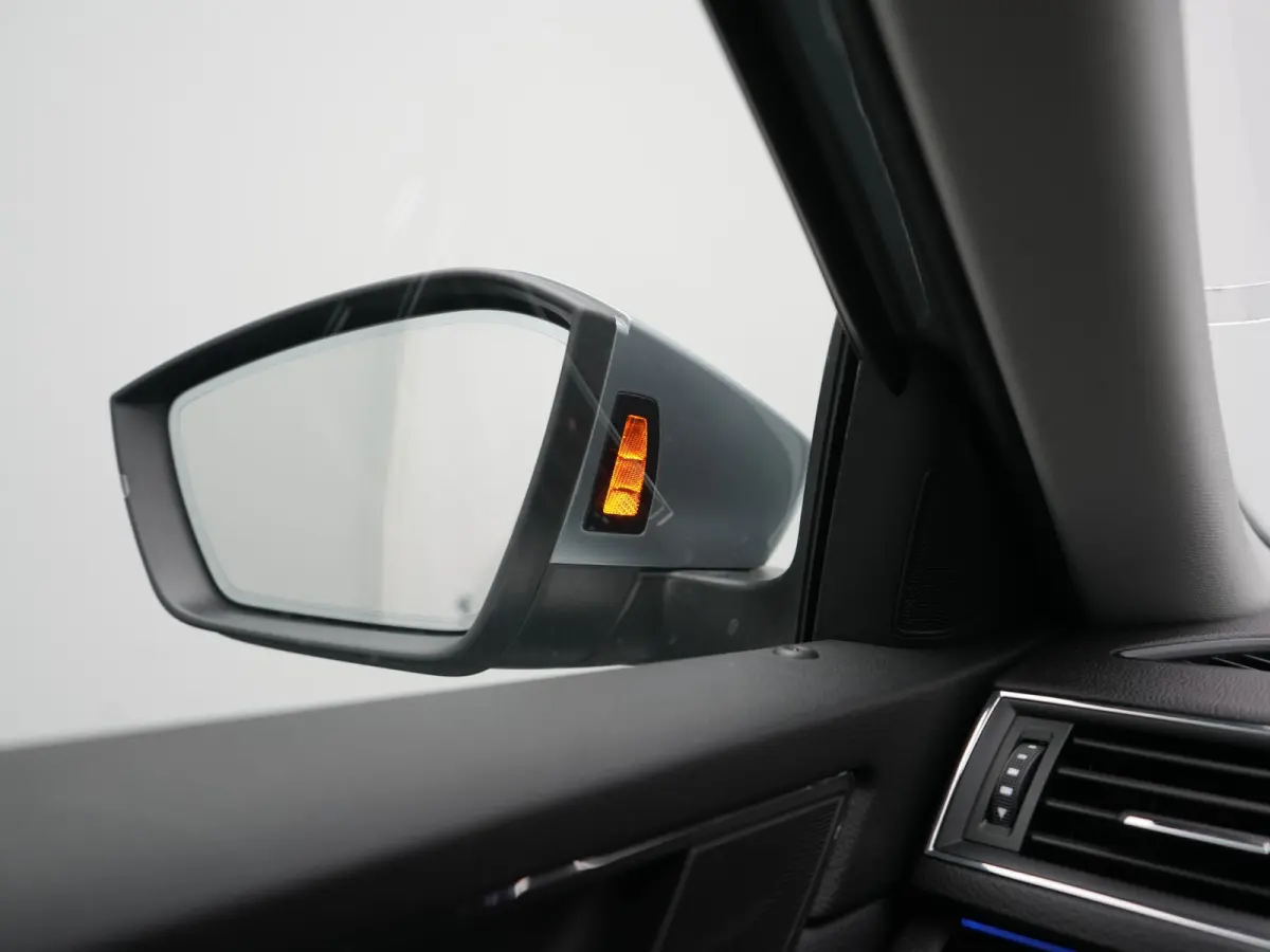 1.4 TSI iV Laurin & Klement PHEV 218pk Dealer O.H. | Trekhaak Af Fabriek | Panodak | Adaptive Cruise | 360 Camera | Canton Audio | Lederen Comfortstoelen Memory & Massage & Ventilatie | Sfee