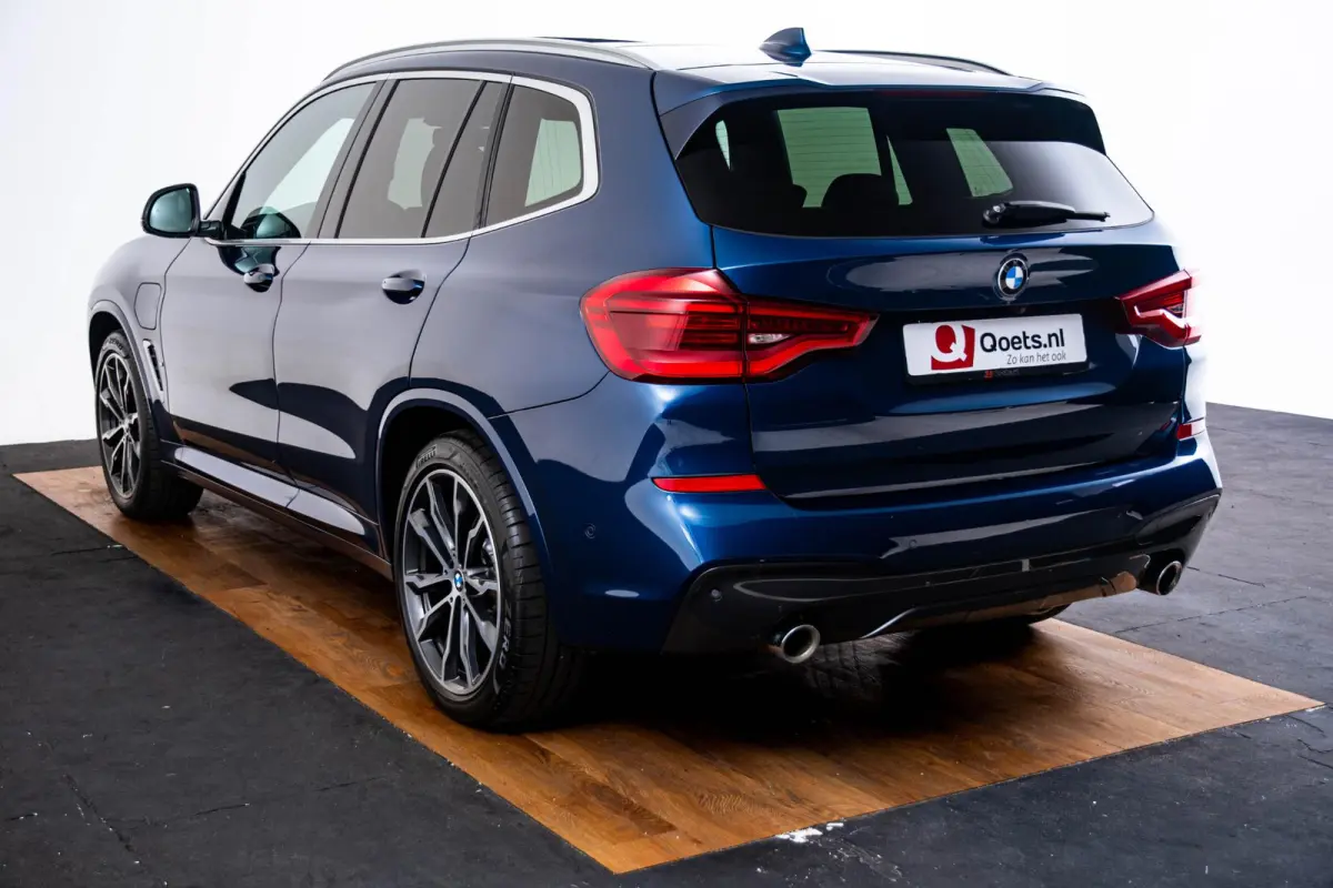 xDrive30e High Executive M Sport - Trekhaak - Panoramadak - Driving/Parking assistant plus - Comfort Access - Stoelverwarming voor/achter - Head up - Harman Kardon - Ambiance verlichting -