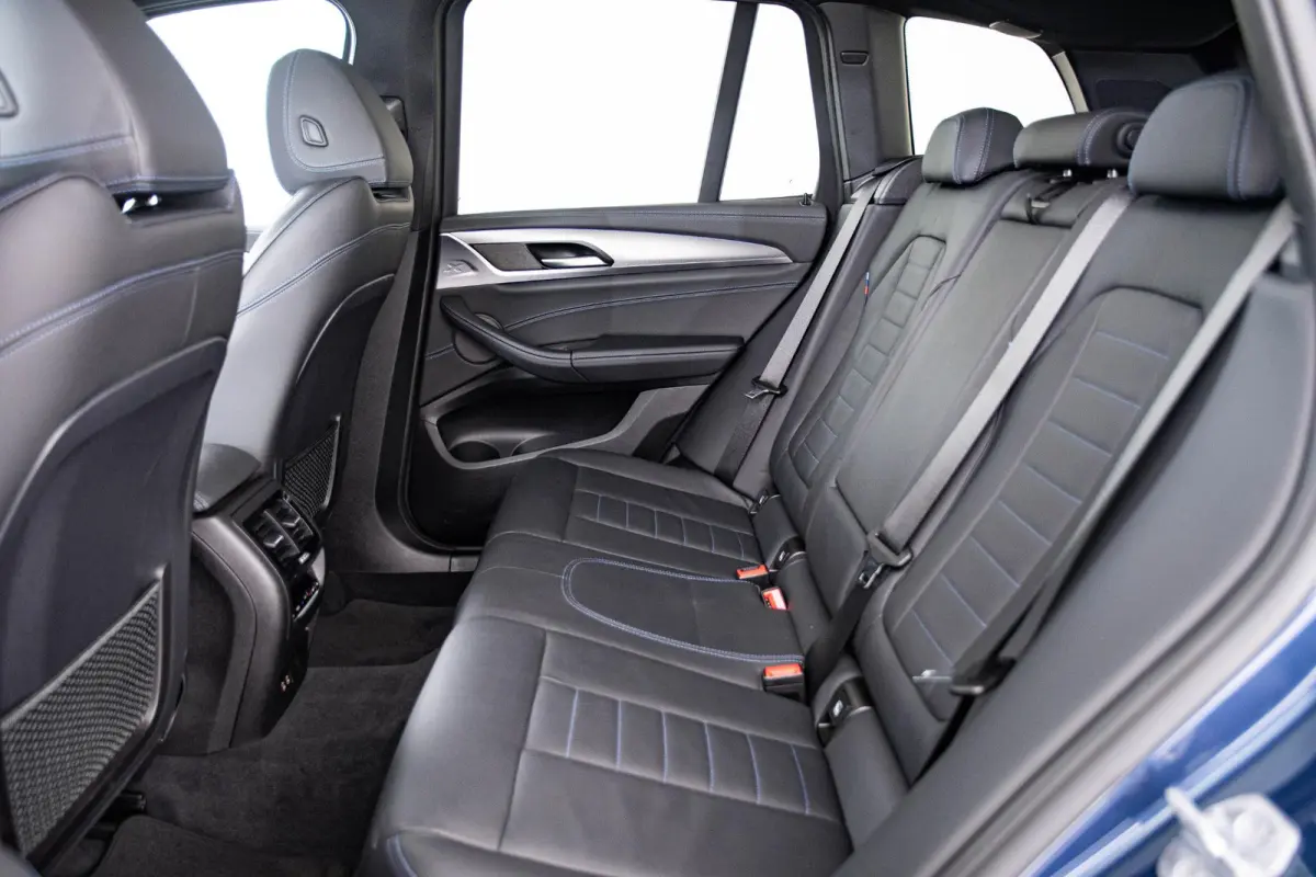 xDrive30e High Executive M Sport - Trekhaak - Panoramadak - Driving/Parking assistant plus - Comfort Access - Stoelverwarming voor/achter - Head up - Harman Kardon - Ambiance verlichting -