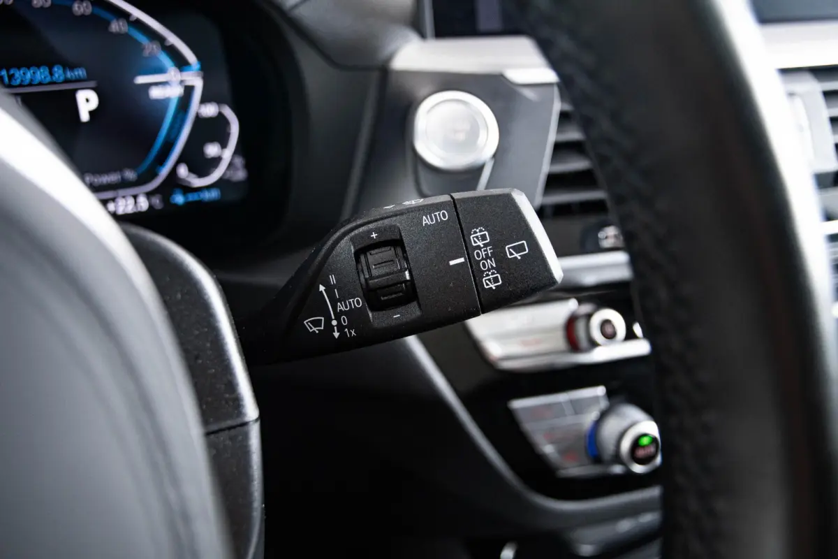 xDrive30e High Executive M Sport - Trekhaak - Panoramadak - Driving/Parking assistant plus - Comfort Access - Stoelverwarming voor/achter - Head up - Harman Kardon - Ambiance verlichting -