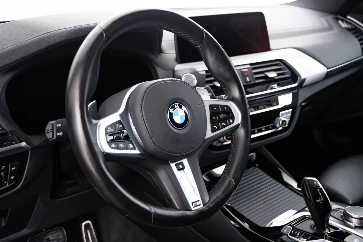 xDrive30e High Executive M Sport - Trekhaak - Panoramadak - Driving/Parking assistant plus - Comfort Access - Stoelverwarming voor/achter - Head up - Harman Kardon - Ambiance verlichting -