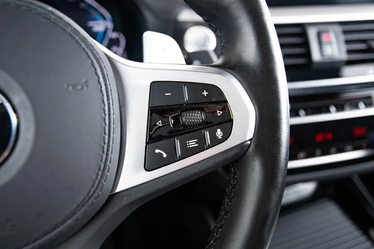 xDrive30e High Executive M Sport - Trekhaak - Panoramadak - Driving/Parking assistant plus - Comfort Access - Stoelverwarming voor/achter - Head up - Harman Kardon - Ambiance verlichting -