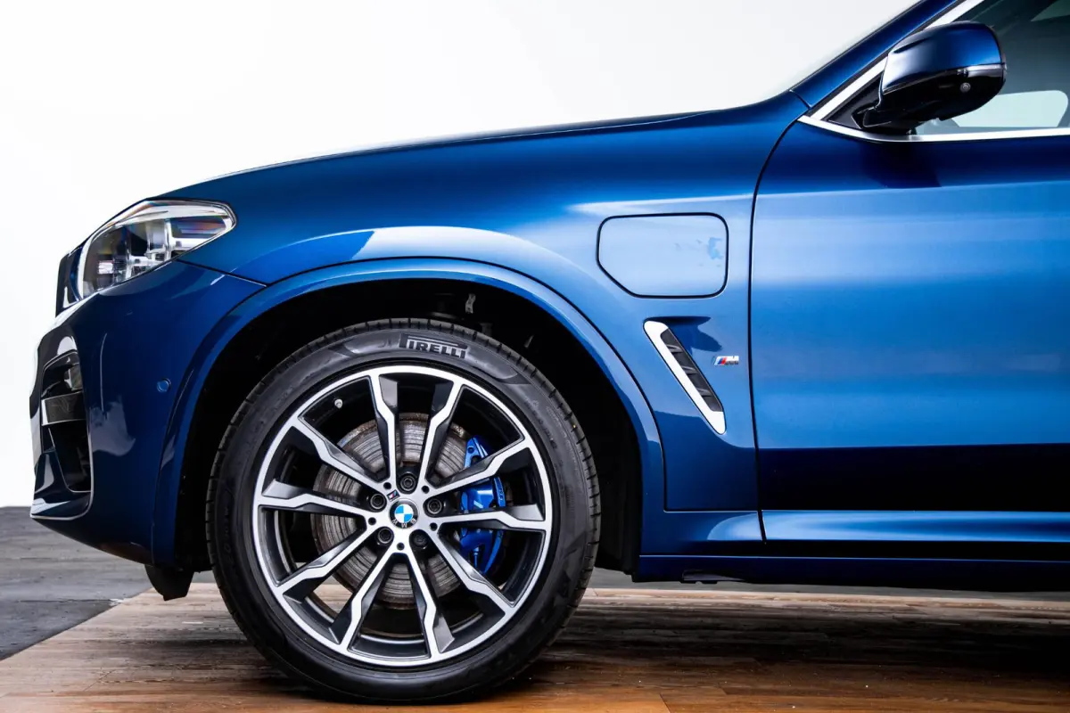 xDrive30e High Executive M Sport - Trekhaak - Panoramadak - Driving/Parking assistant plus - Comfort Access - Stoelverwarming voor/achter - Head up - Harman Kardon - Ambiance verlichting -