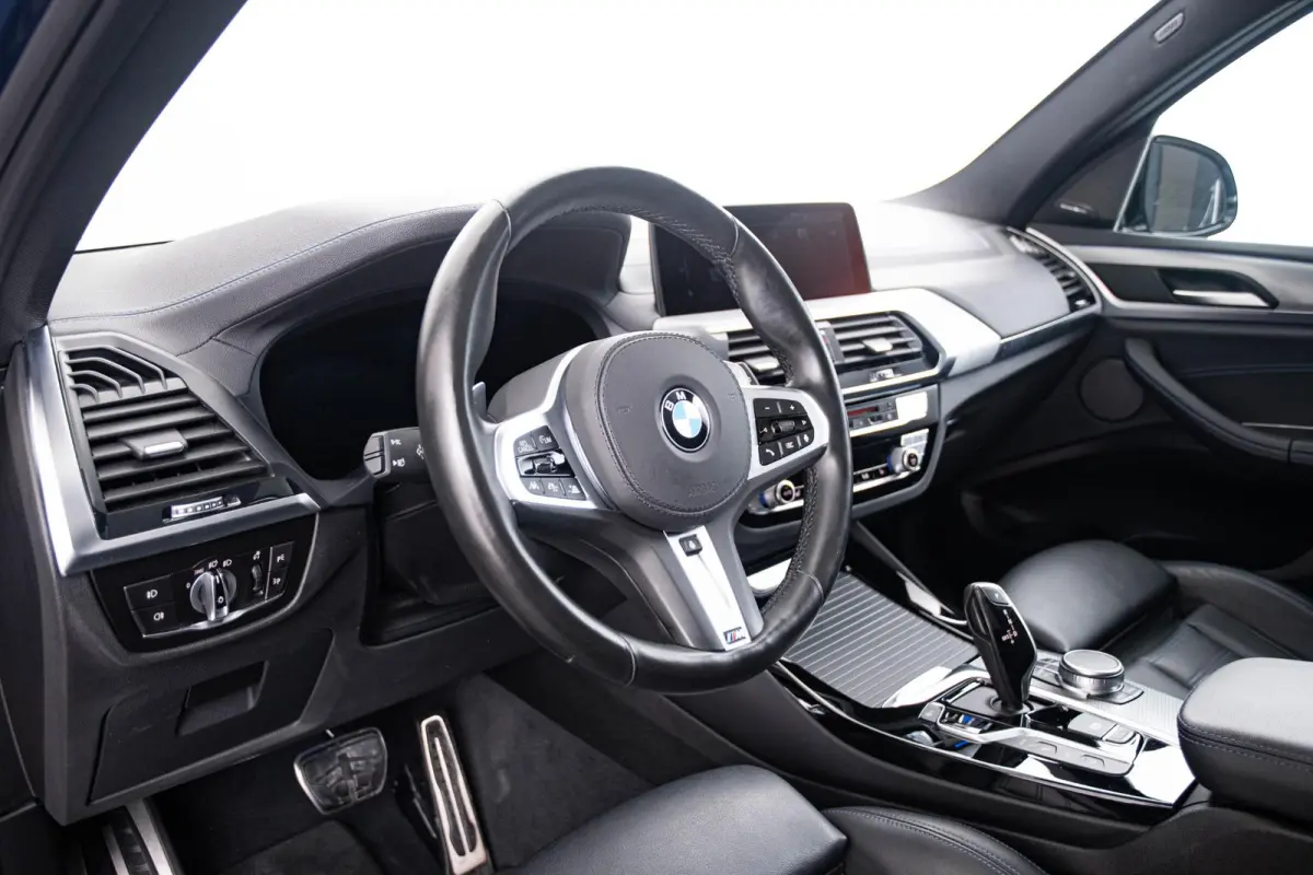 xDrive30e High Executive M Sport - Trekhaak - Panoramadak - Driving/Parking assistant plus - Comfort Access - Stoelverwarming voor/achter - Head up - Harman Kardon - Ambiance verlichting -