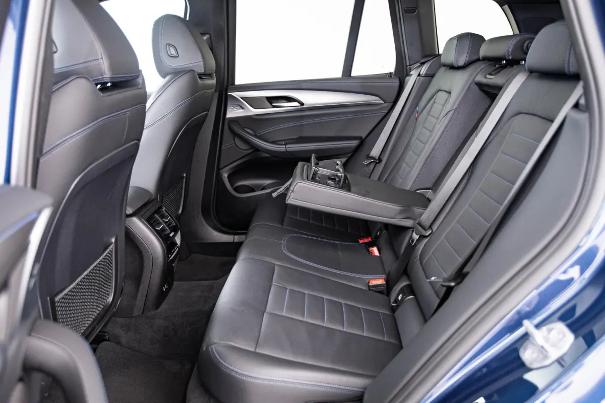 xDrive30e High Executive M Sport - Trekhaak - Panoramadak - Driving/Parking assistant plus - Comfort Access - Stoelverwarming voor/achter - Head up - Harman Kardon - Ambiance verlichting -