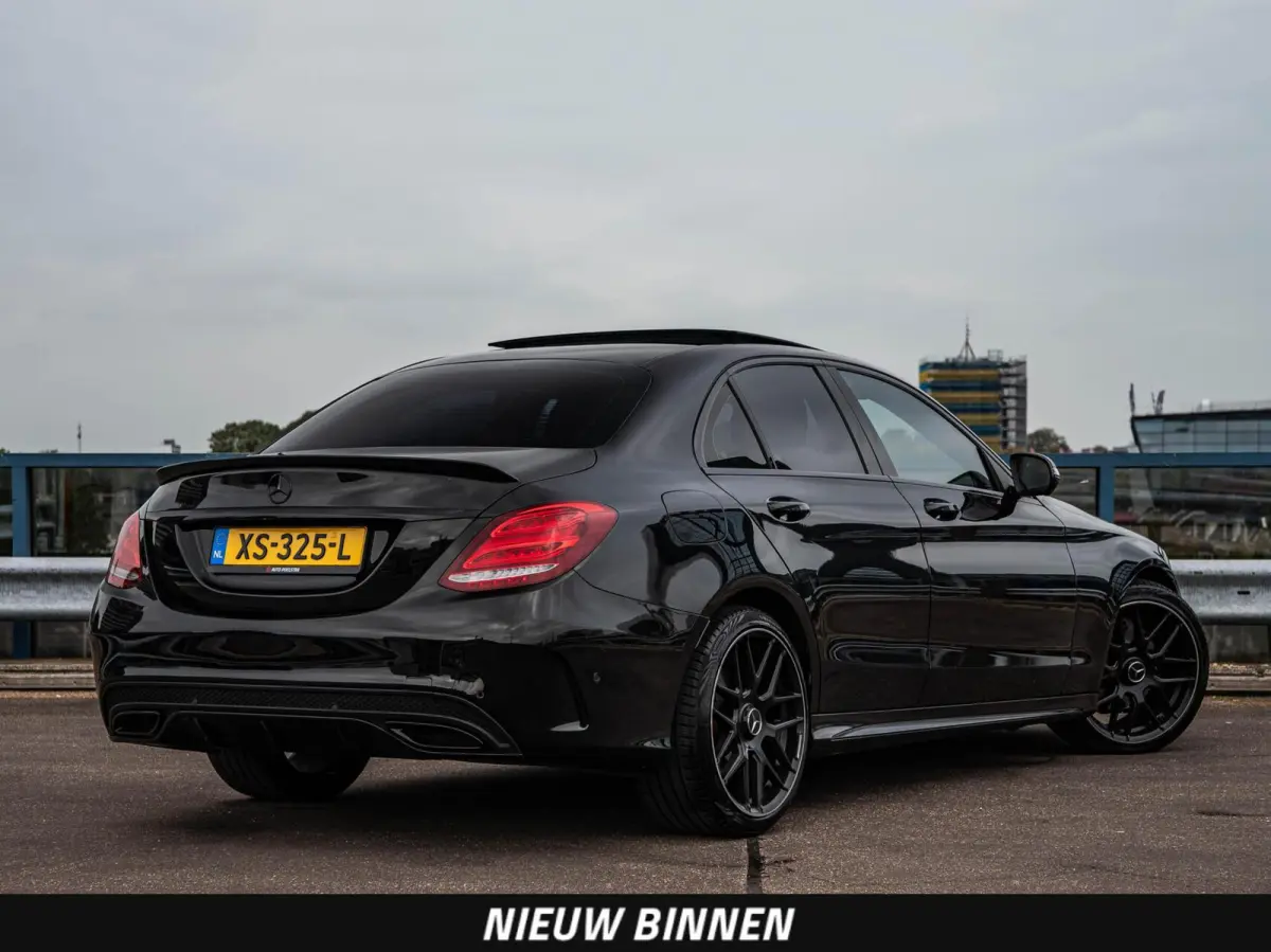 220 CDI AMG Night Edition | Panoramadak | 360 Camera | Leder | LED | Sfeerverlichting | Apple CarPlay/Android Auto | 19"