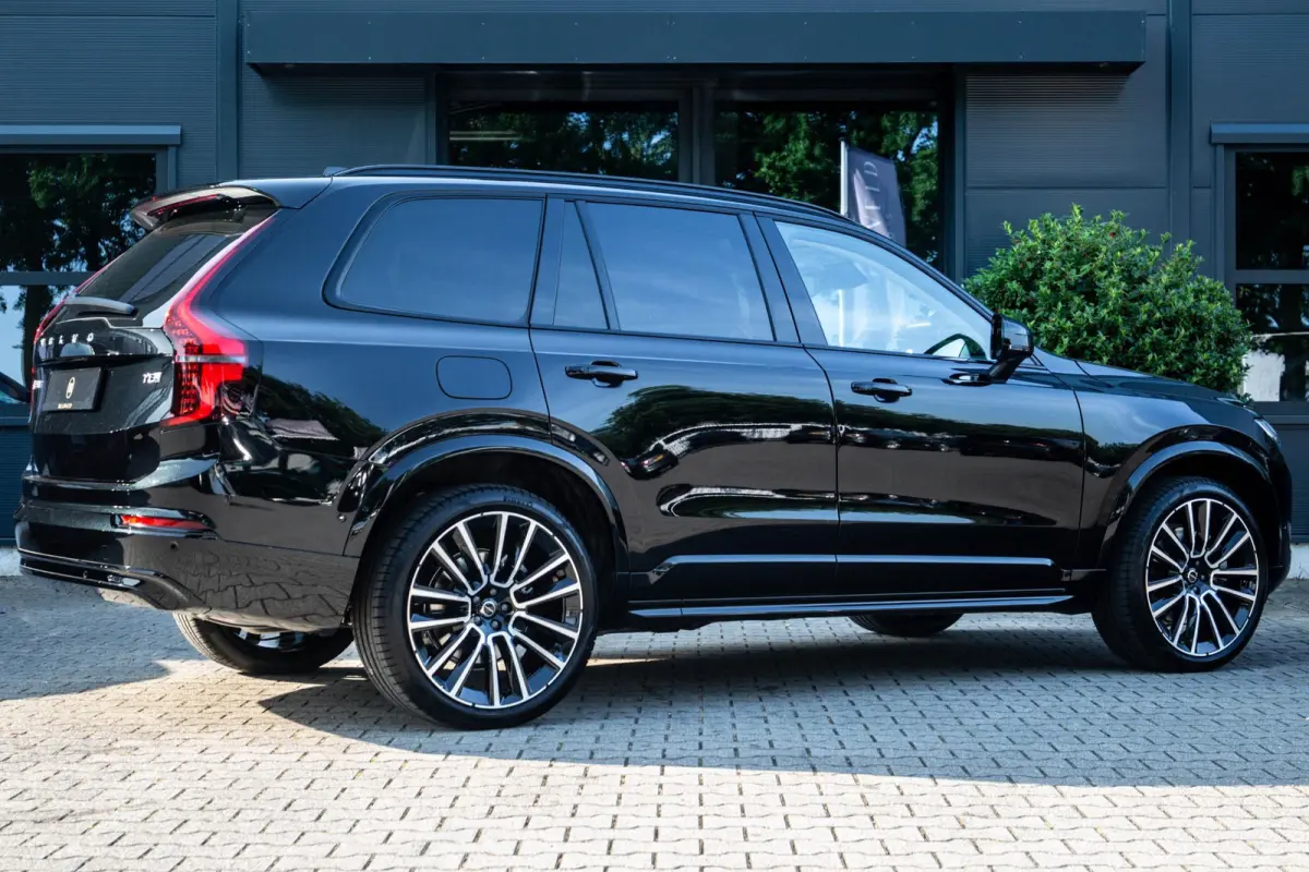 2.0 T8 Plug-in hybrid AWD Ultra Dark Exec. Ed.