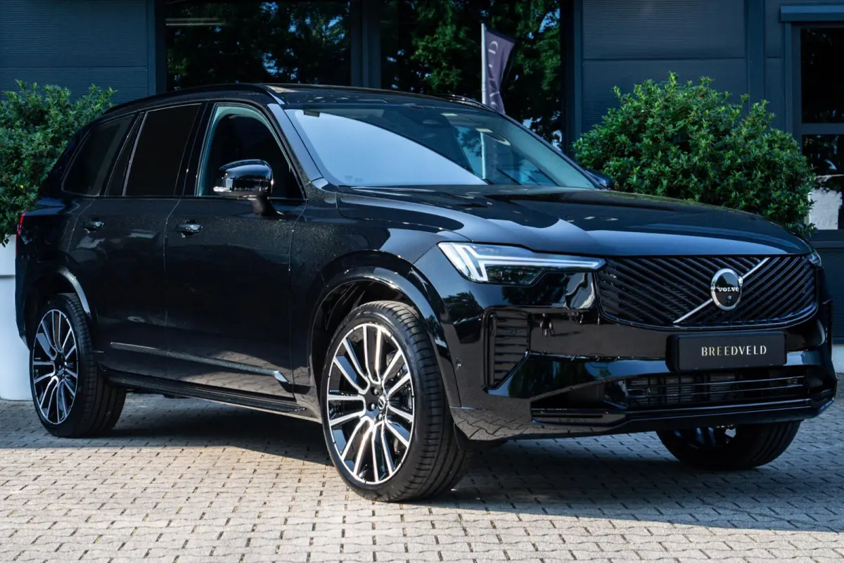 2.0 T8 Plug-in hybrid AWD Ultra Dark Exec. Ed.