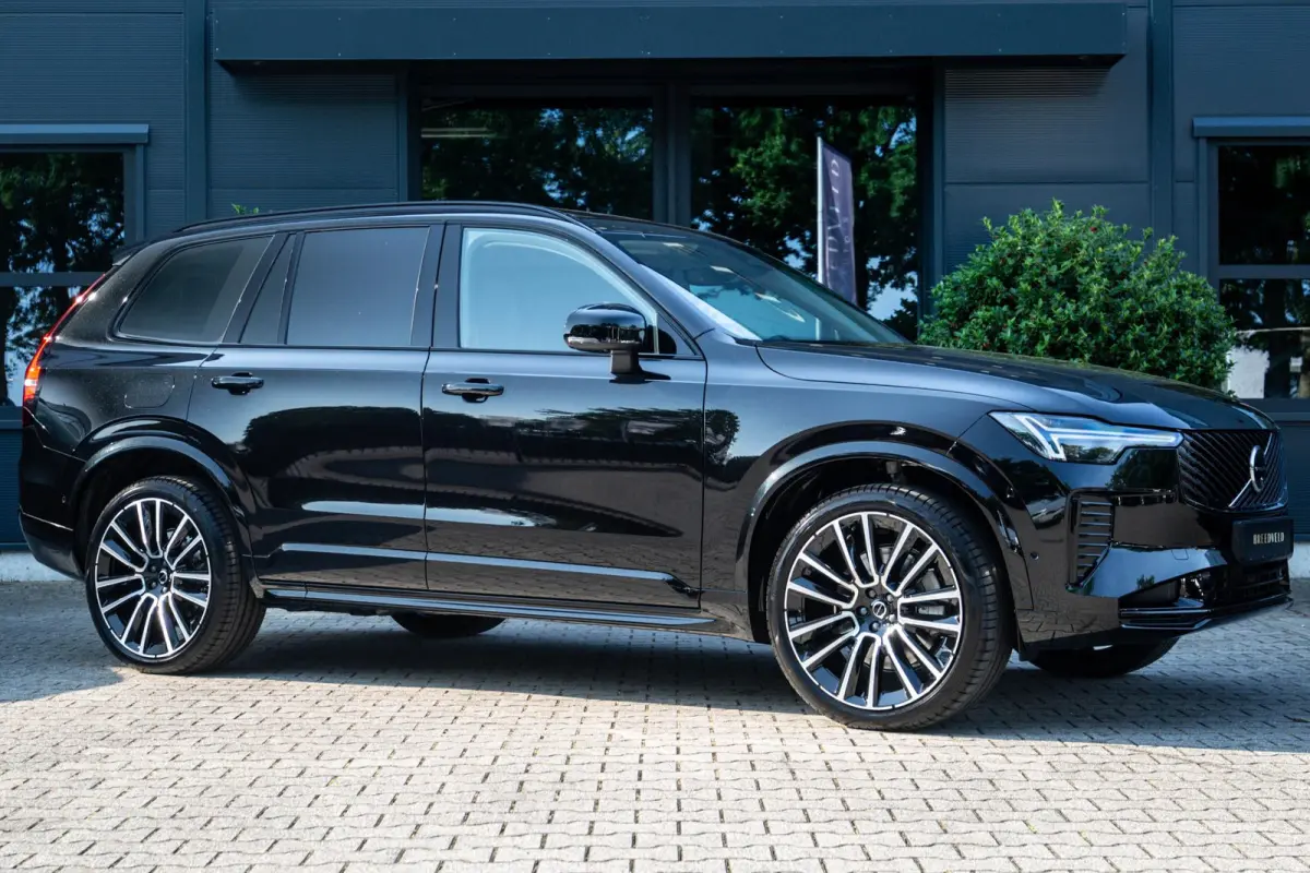 2.0 T8 Plug-in hybrid AWD Ultra Dark Exec. Ed.
