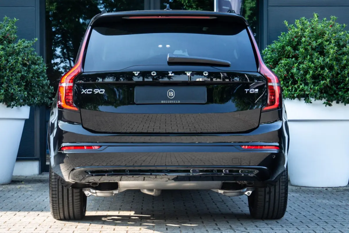 2.0 T8 Plug-in hybrid AWD Ultra Dark Exec. Ed.