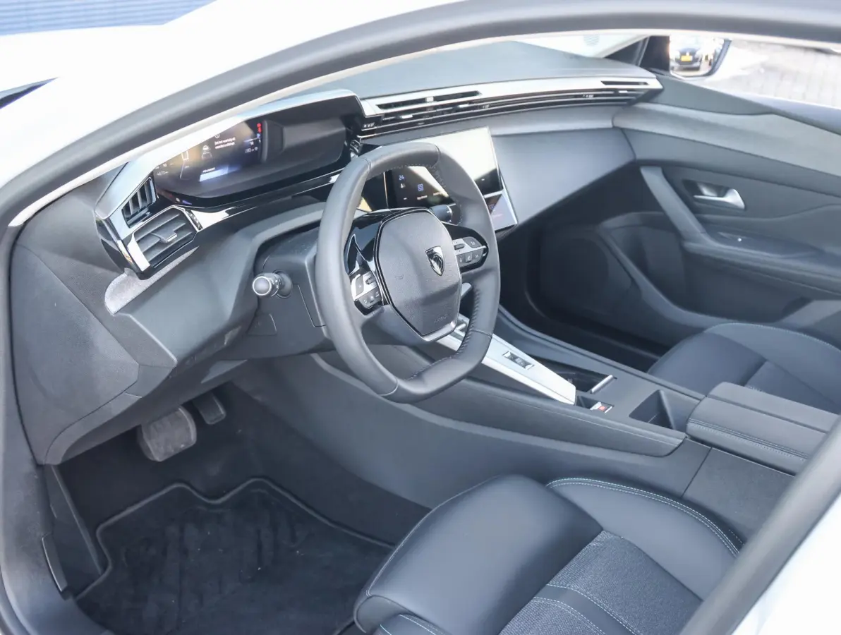 1.2 Hybrid 145 e-DCS6 Allure Demo deal ! | Stoelverwarming/stuur | 360* camera | Adaptieve cruise control | Apple Carplay & Android Auto