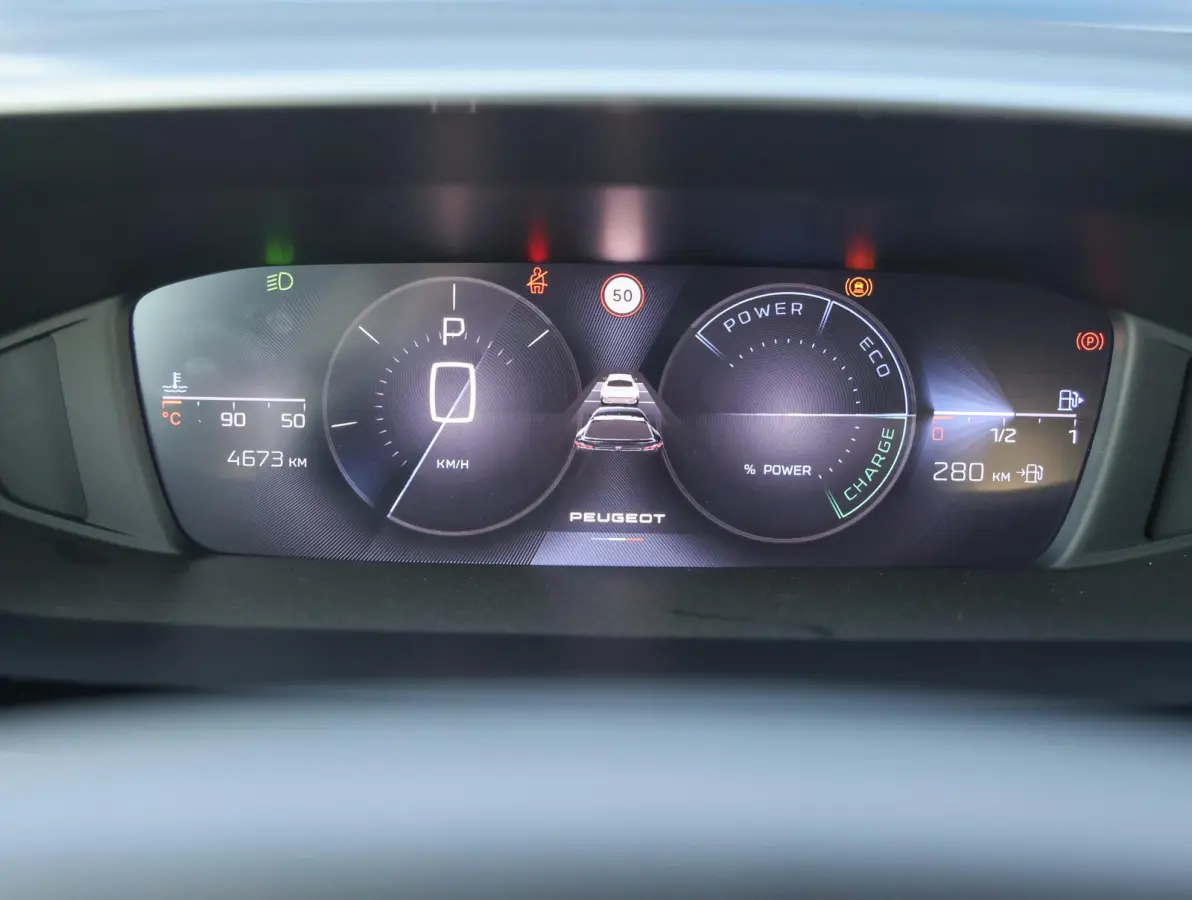 1.2 Hybrid 145 e-DCS6 Allure Demo deal ! | Stoelverwarming/stuur | 360* camera | Adaptieve cruise control | Apple Carplay & Android Auto