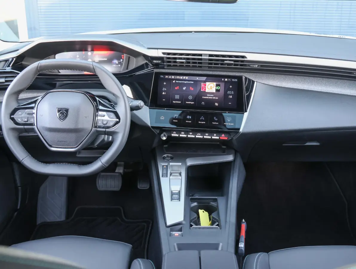 1.2 Hybrid 145 e-DCS6 Allure Demo deal ! | Stoelverwarming/stuur | 360* camera | Adaptieve cruise control | Apple Carplay & Android Auto