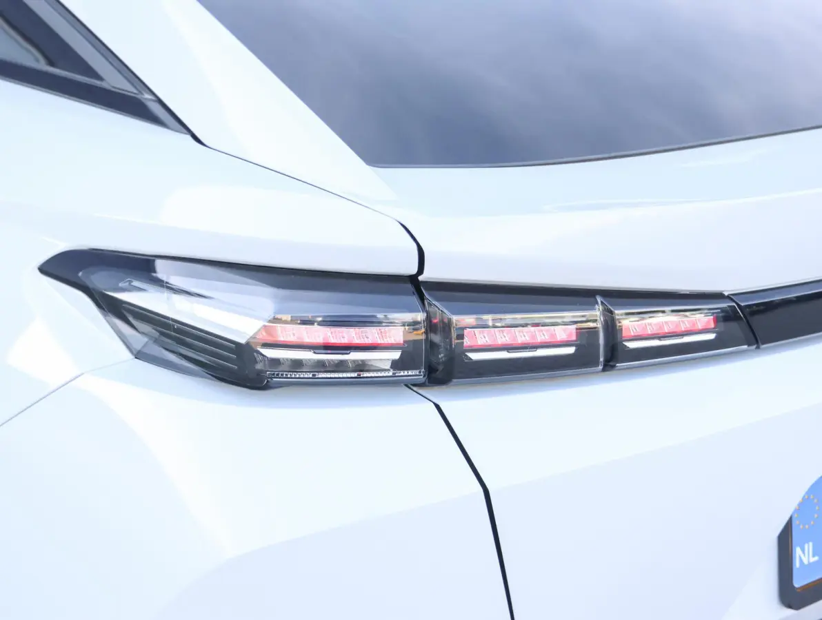 1.2 Hybrid 145 e-DCS6 Allure Demo deal ! | Stoelverwarming/stuur | 360* camera | Adaptieve cruise control | Apple Carplay & Android Auto