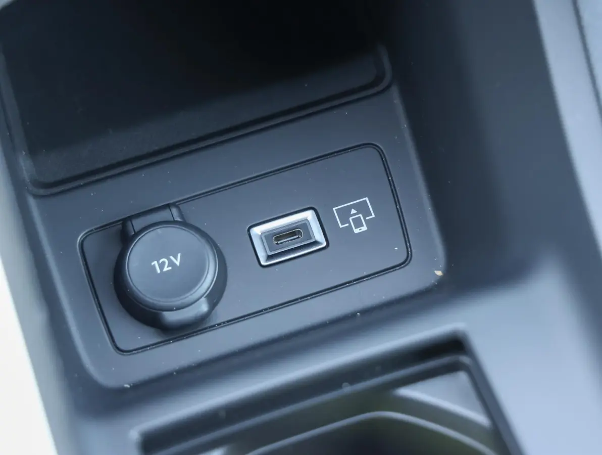 1.2 Hybrid 145 e-DCS6 Allure Demo deal ! | Stoelverwarming/stuur | 360* camera | Adaptieve cruise control | Apple Carplay & Android Auto