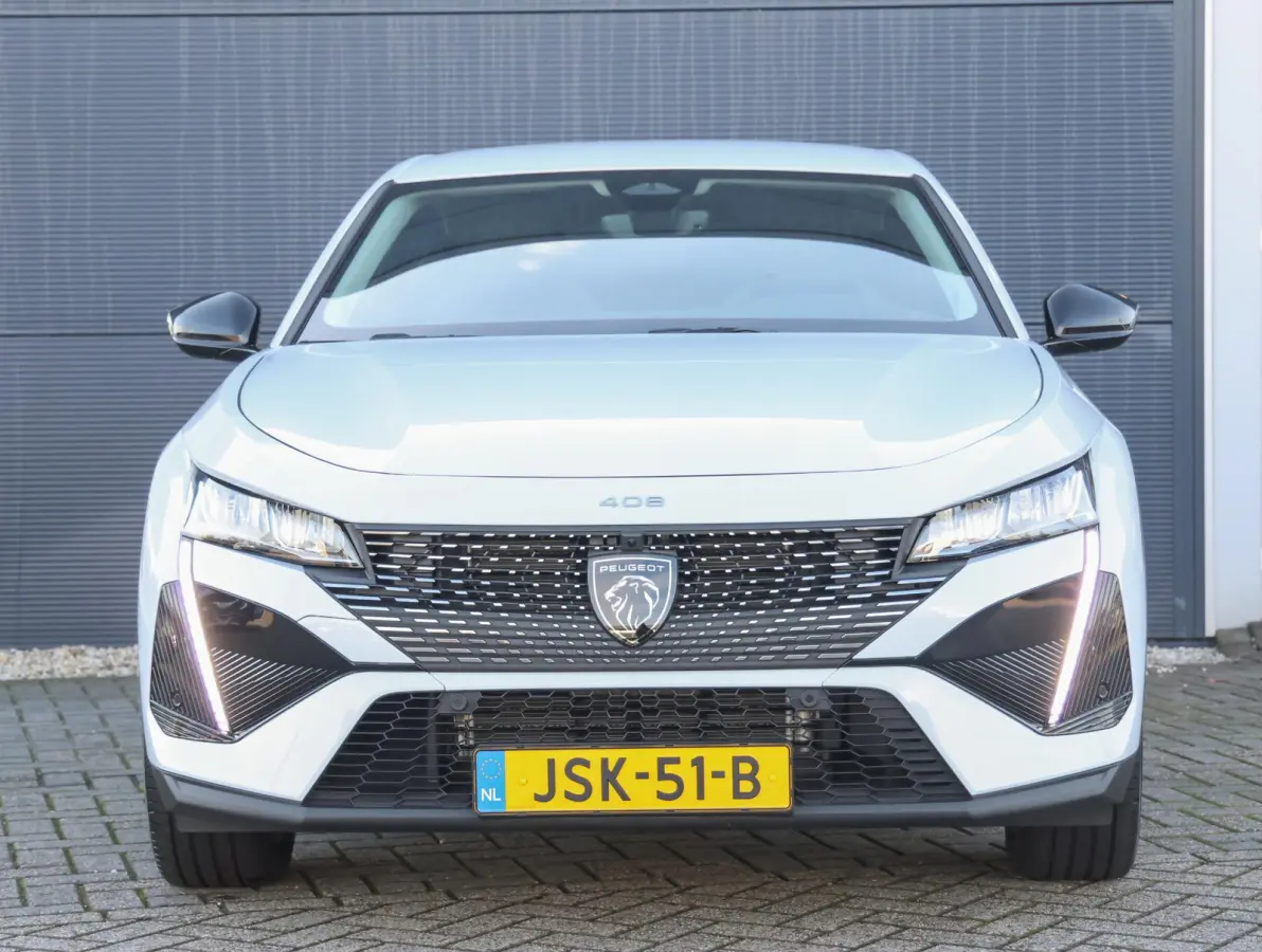 1.2 Hybrid 145 e-DCS6 Allure Demo deal ! | Stoelverwarming/stuur | 360* camera | Adaptieve cruise control | Apple Carplay & Android Auto