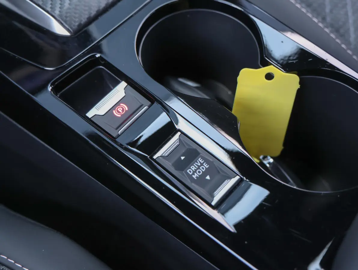 1.2 Hybrid 145 Allure Camera | 8 jaar garantie! | 360* vision camera | Isofix | Navigatie | Apple Carplay & Android Auto