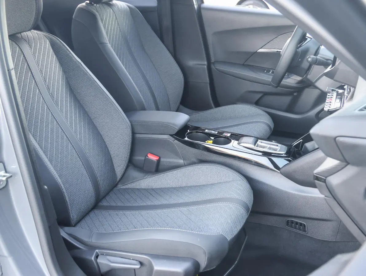 1.2 Hybrid 145 Allure Camera | 8 jaar garantie! | 360* vision camera | Isofix | Navigatie | Apple Carplay & Android Auto